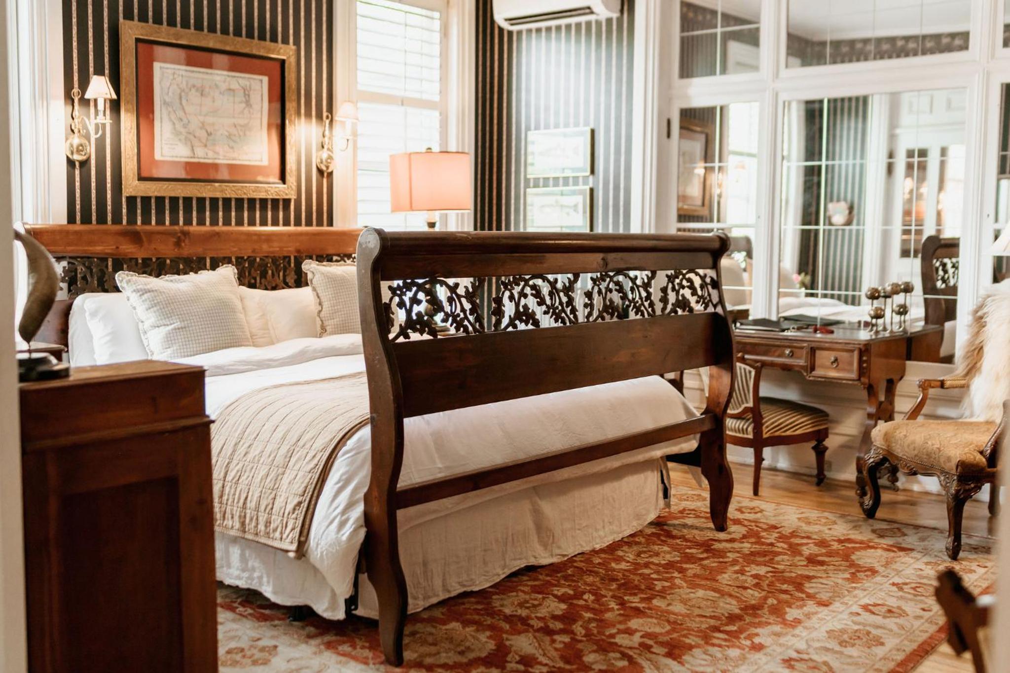 Deluxe King Suite