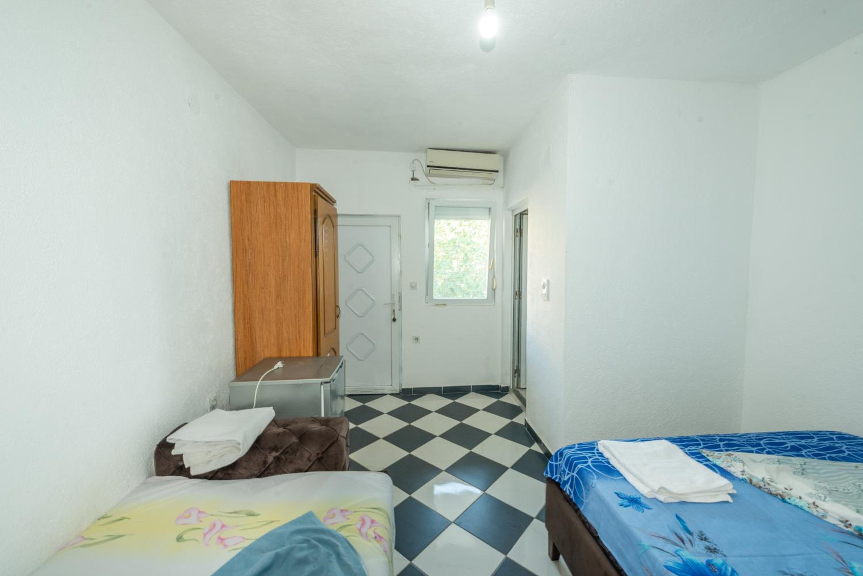 Basic Triple Room