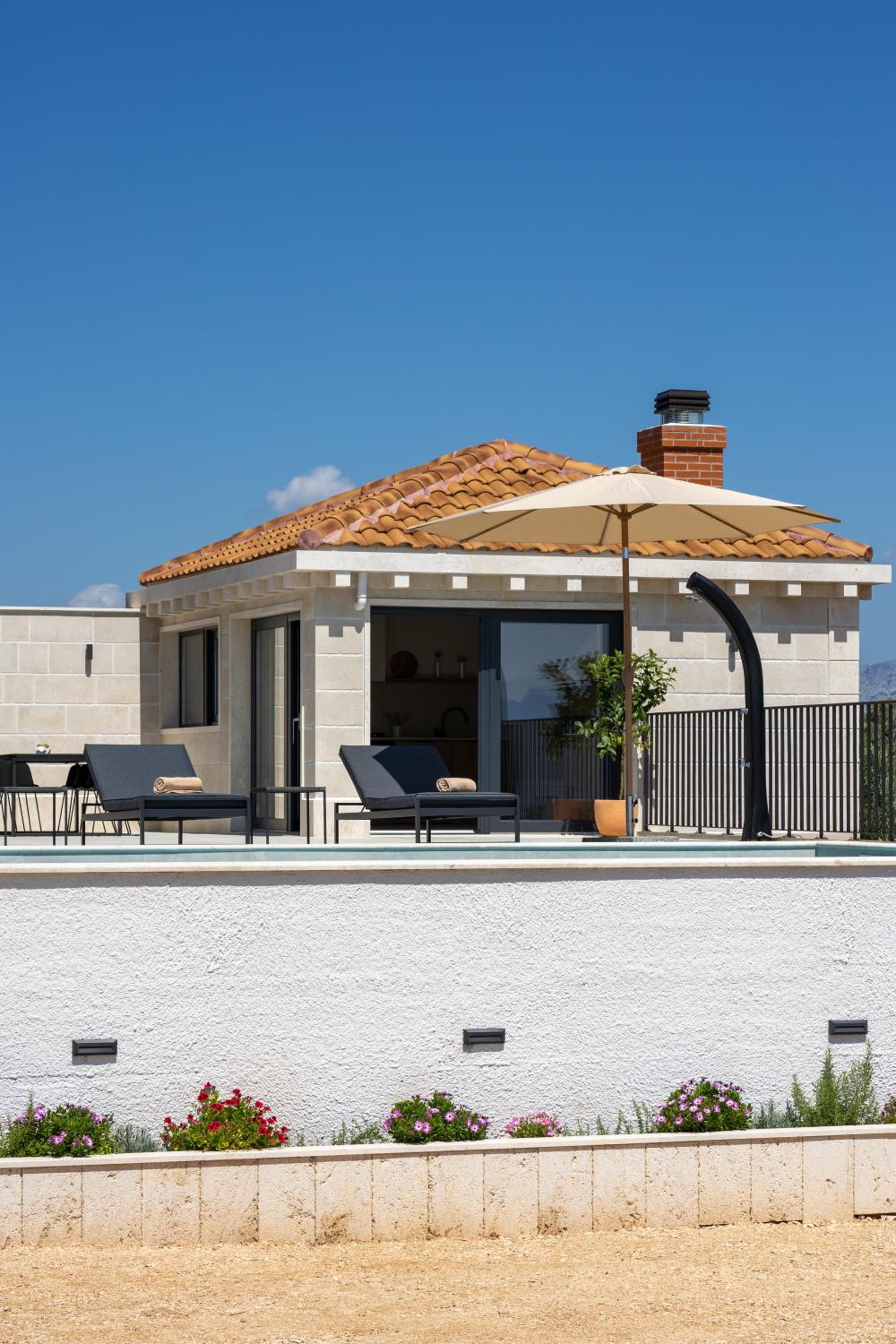 Three-Bedroom Villa photo 2