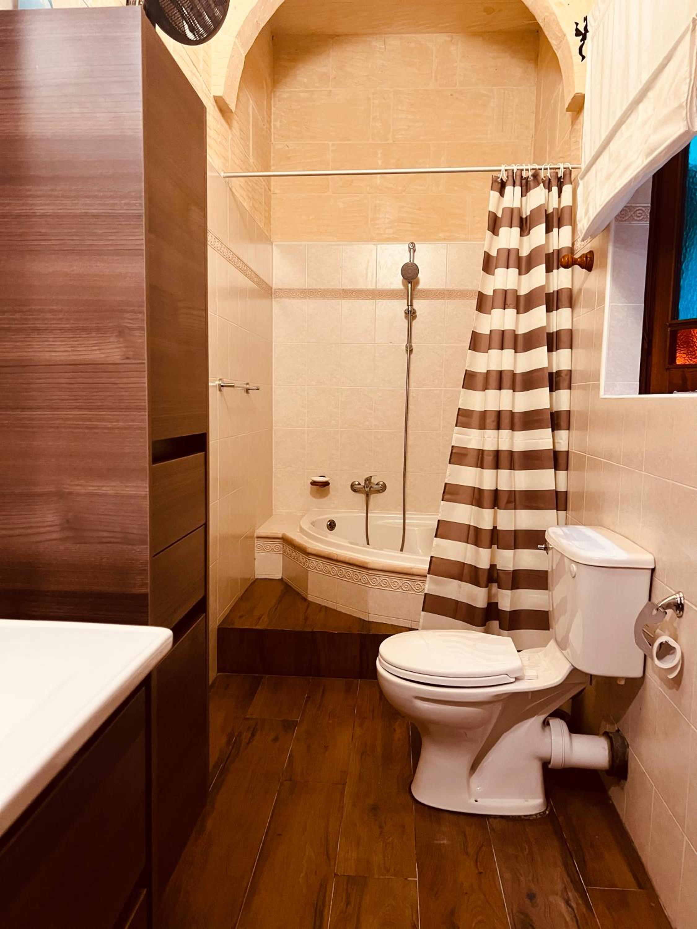 Double Room with Private External Bathroom photo 3