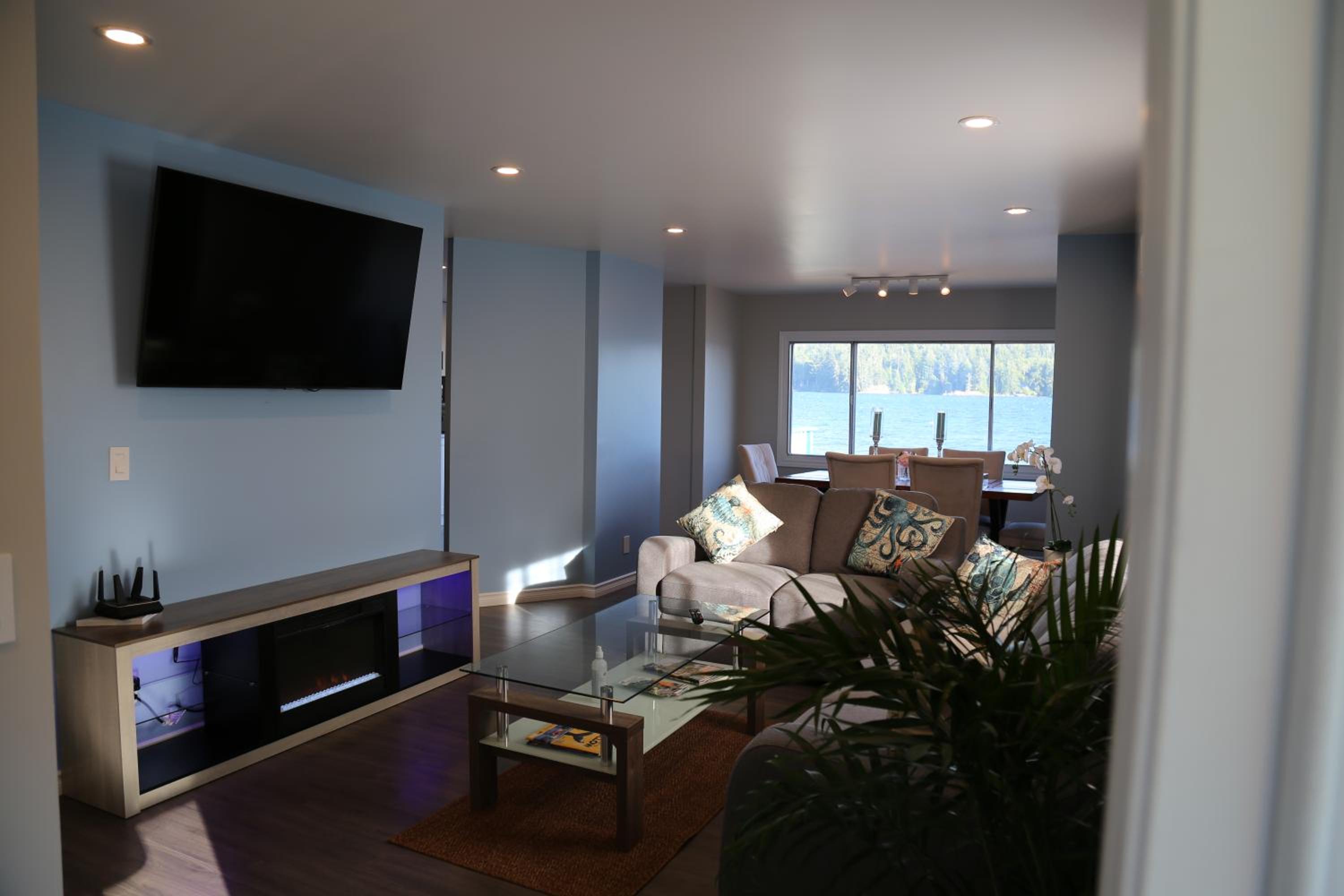 Three-Bedroom House photo 1