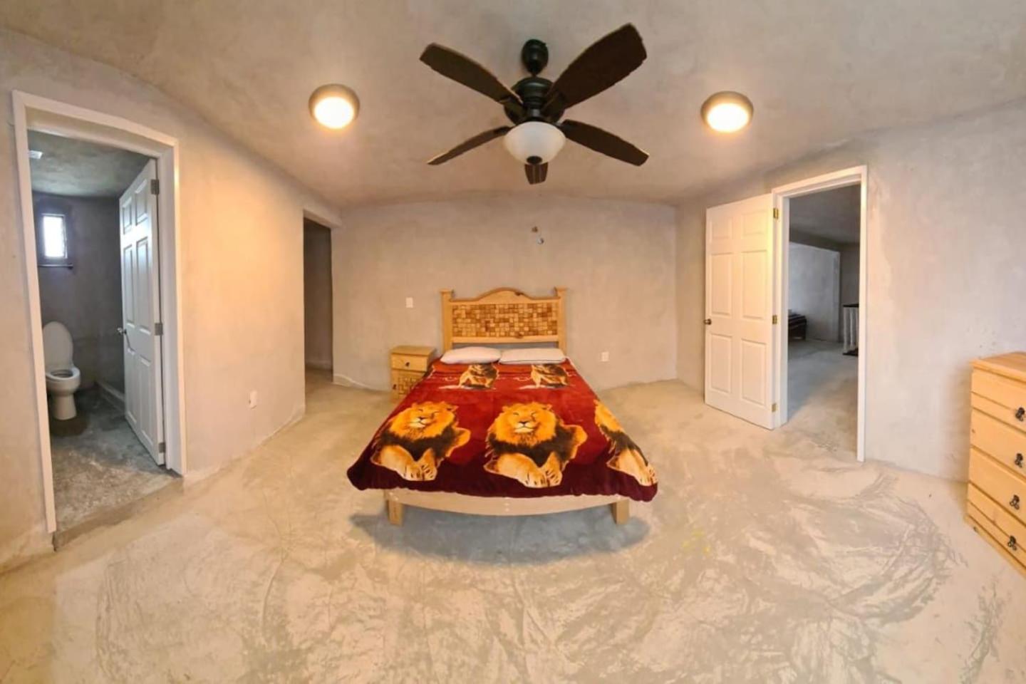 One-Bedroom House photo 1