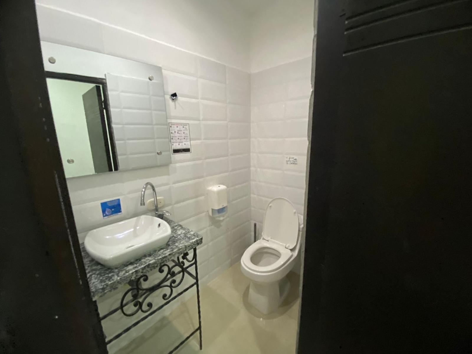 Twin Room with Bathroom photo 3