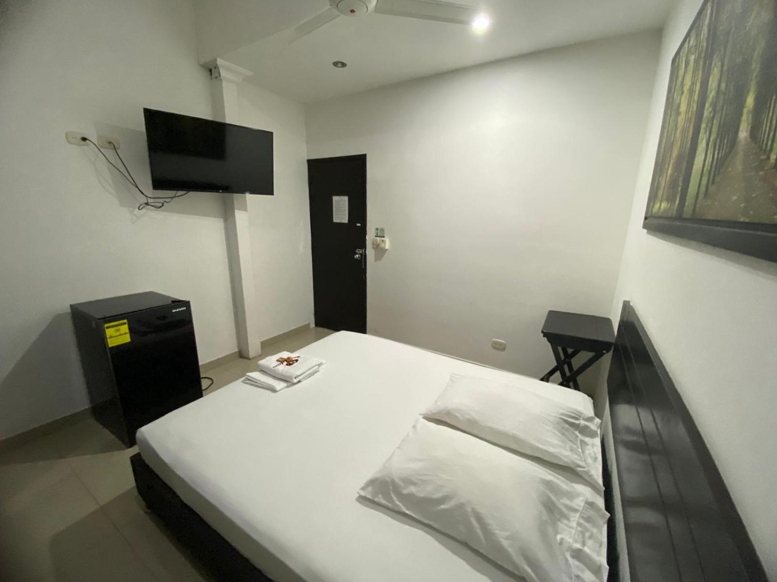 Double Room with Private Bathroom photo 2