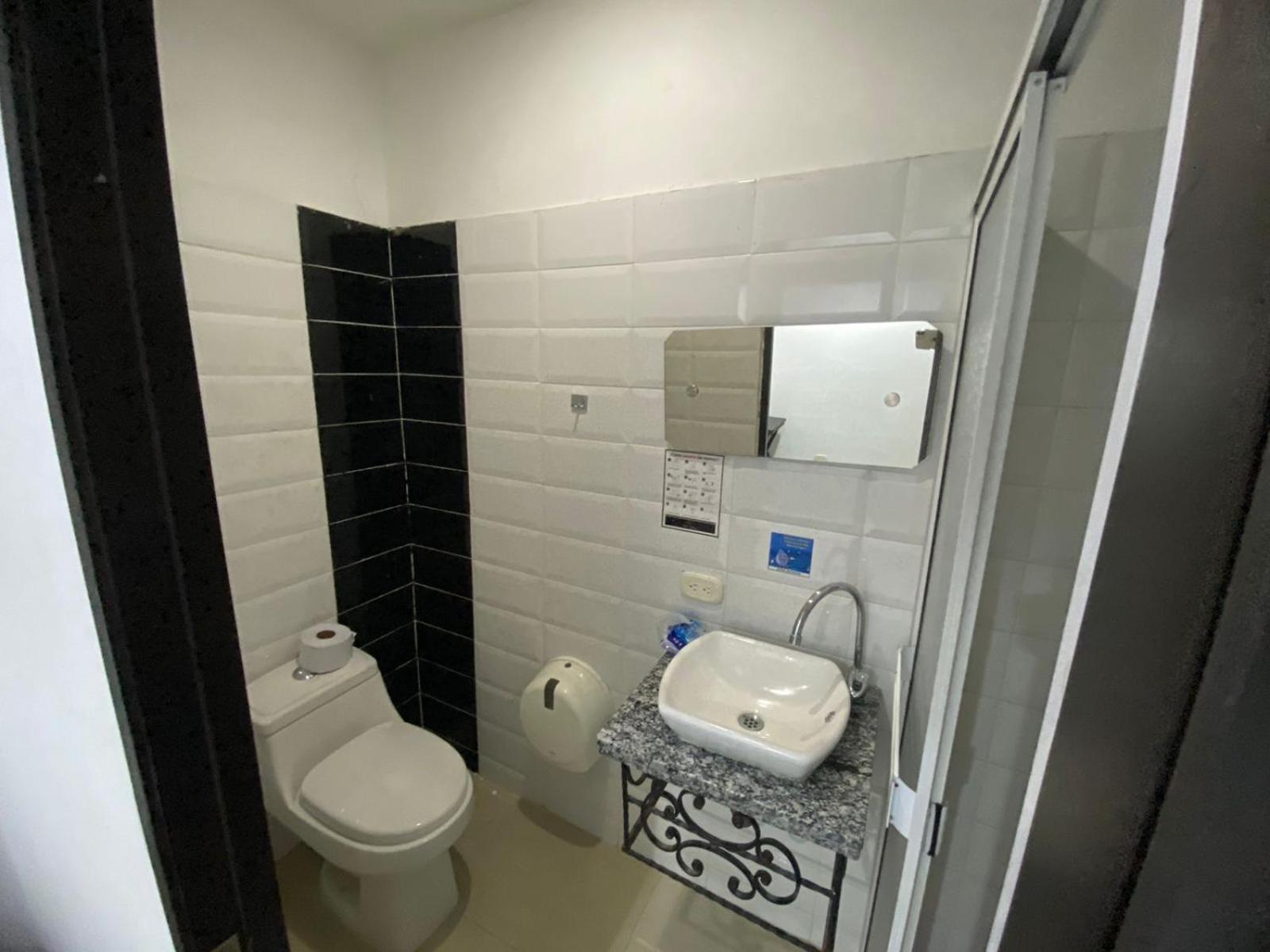 Double Room with Private Bathroom photo 3