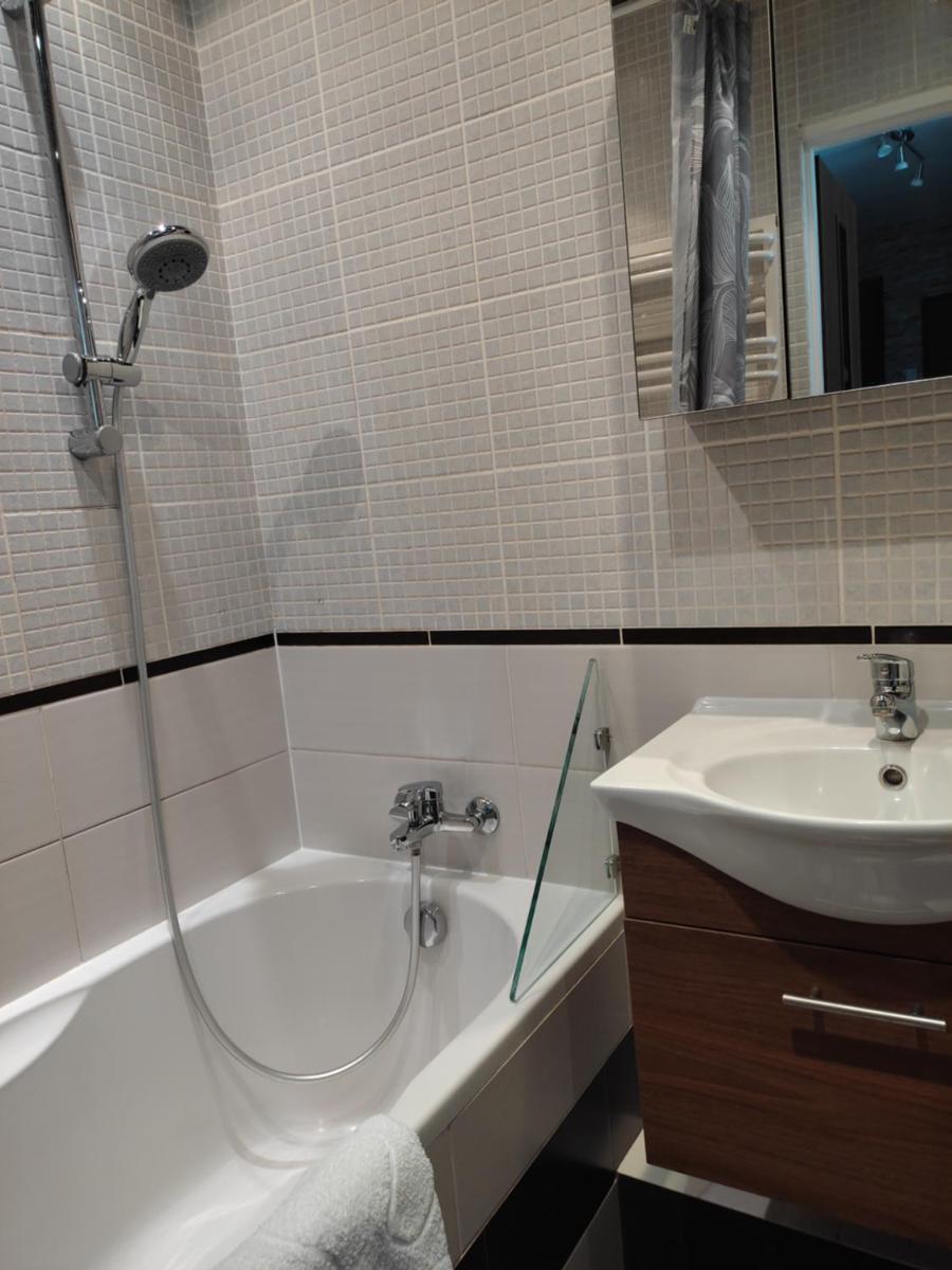 Two-Bedroom Apartment - Photo 7