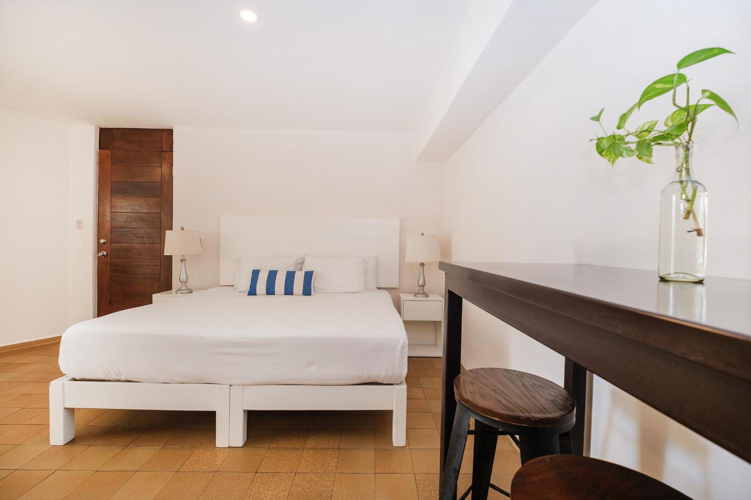 Single Room - Photo 1