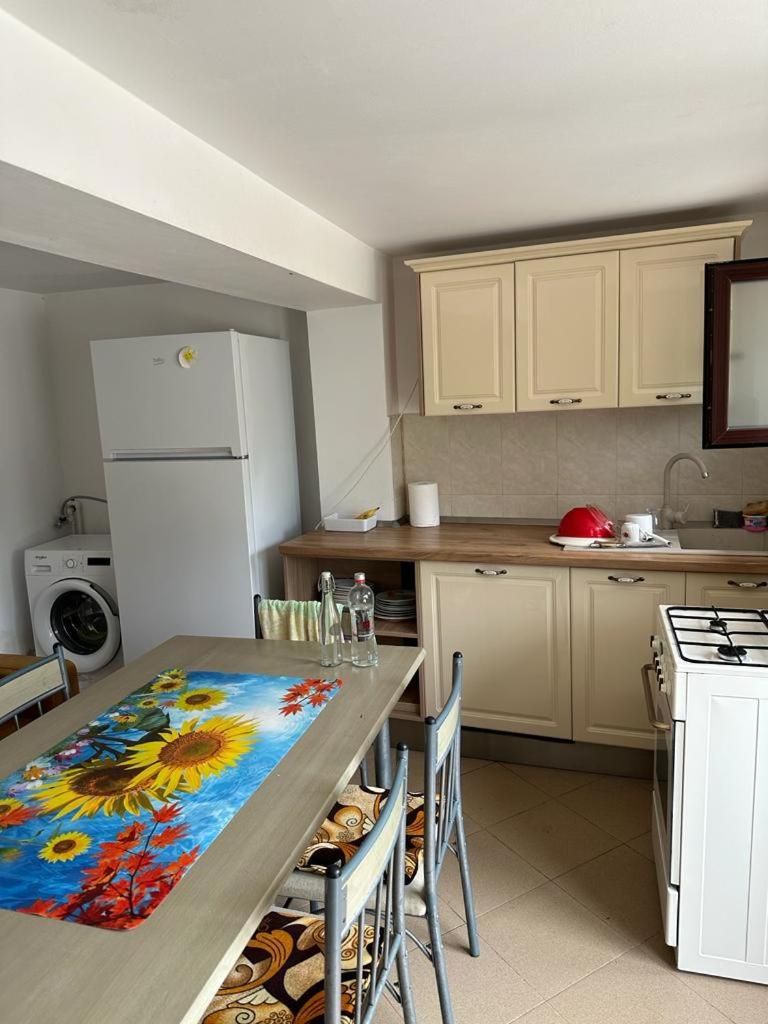 One-Bedroom House photo 2