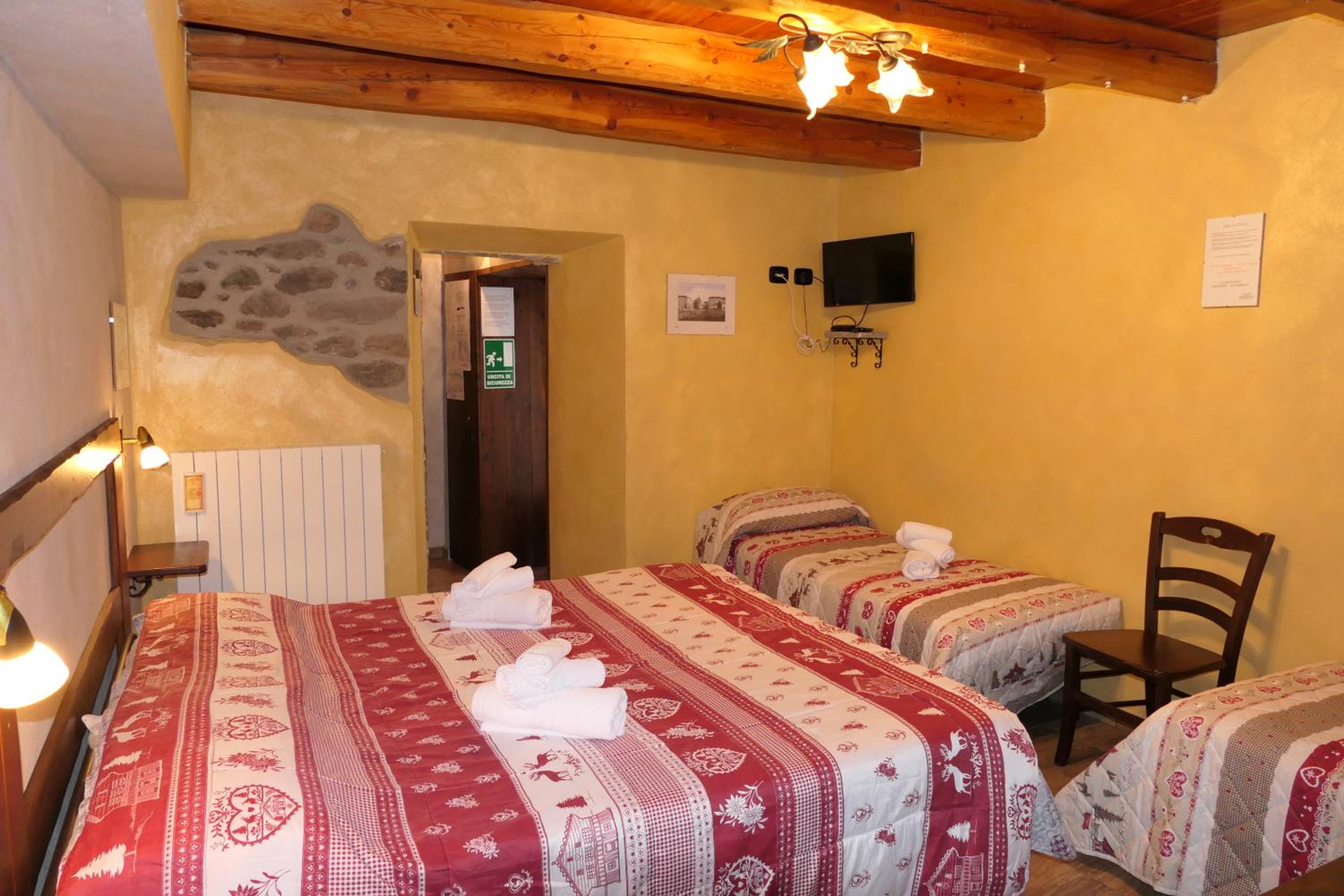 Quadruple Room with Balcony photo 3