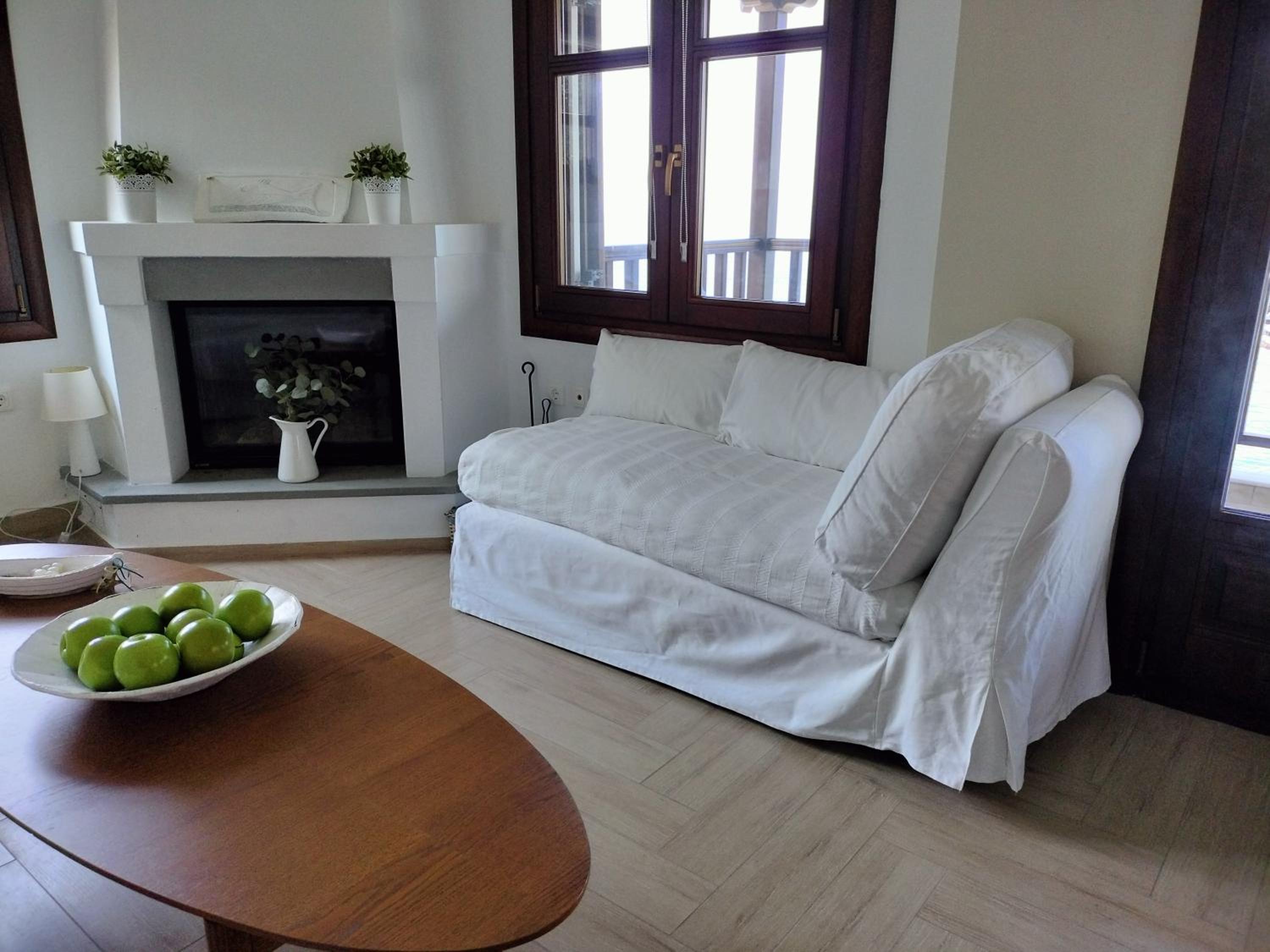 Three-Bedroom House photo 2