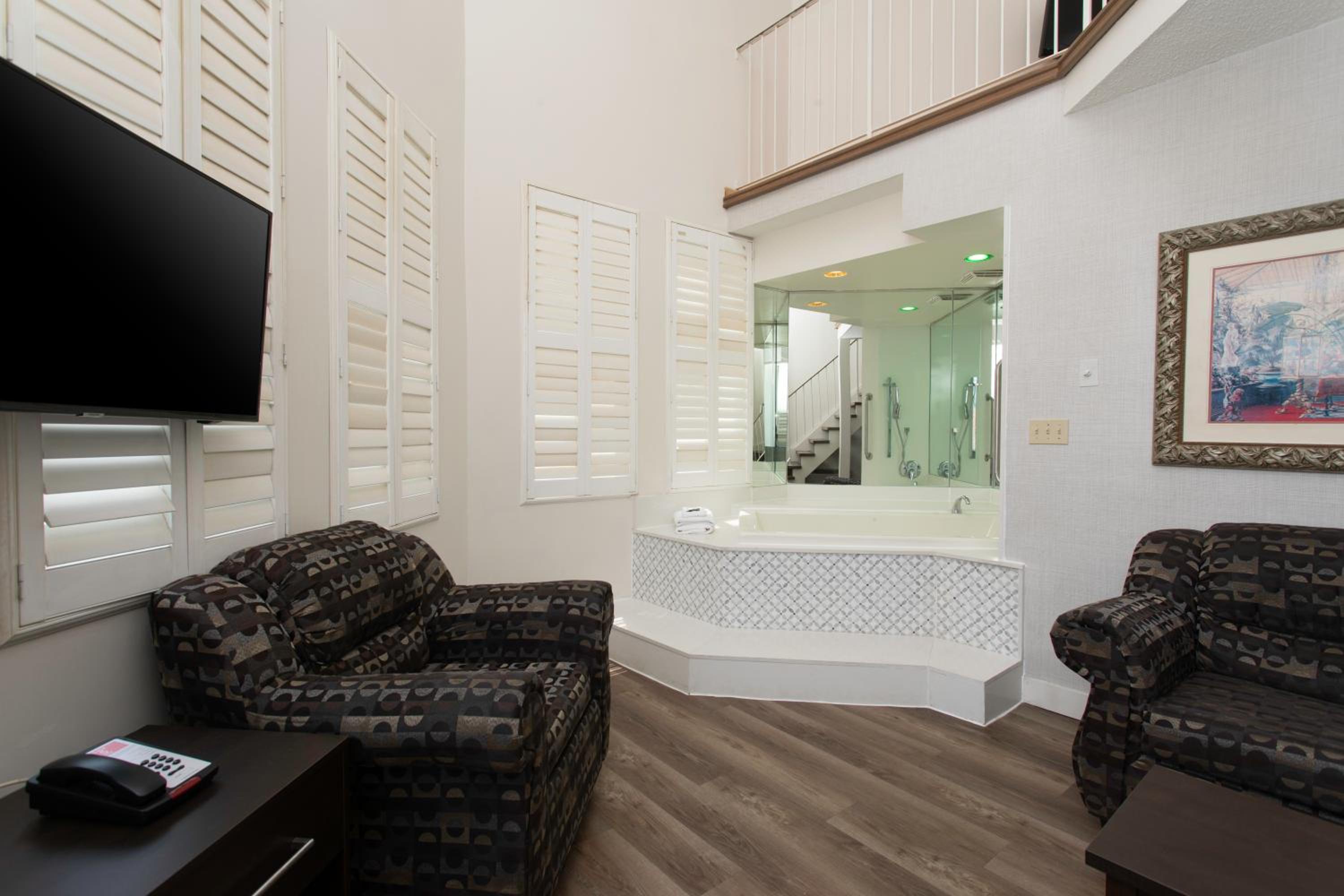 Two Floor Castle Suite photo 3