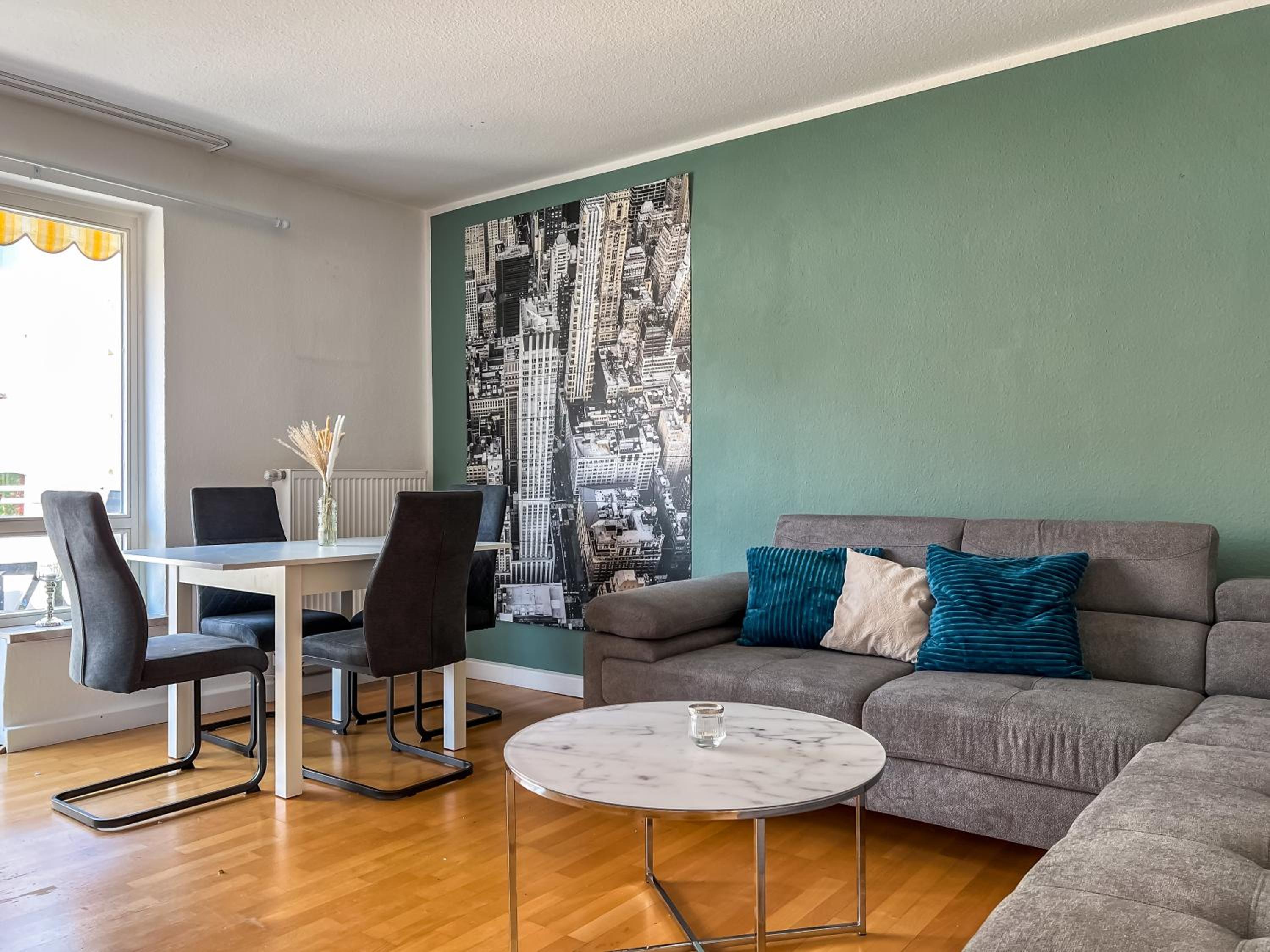 One-Bedroom Apartment photo 1