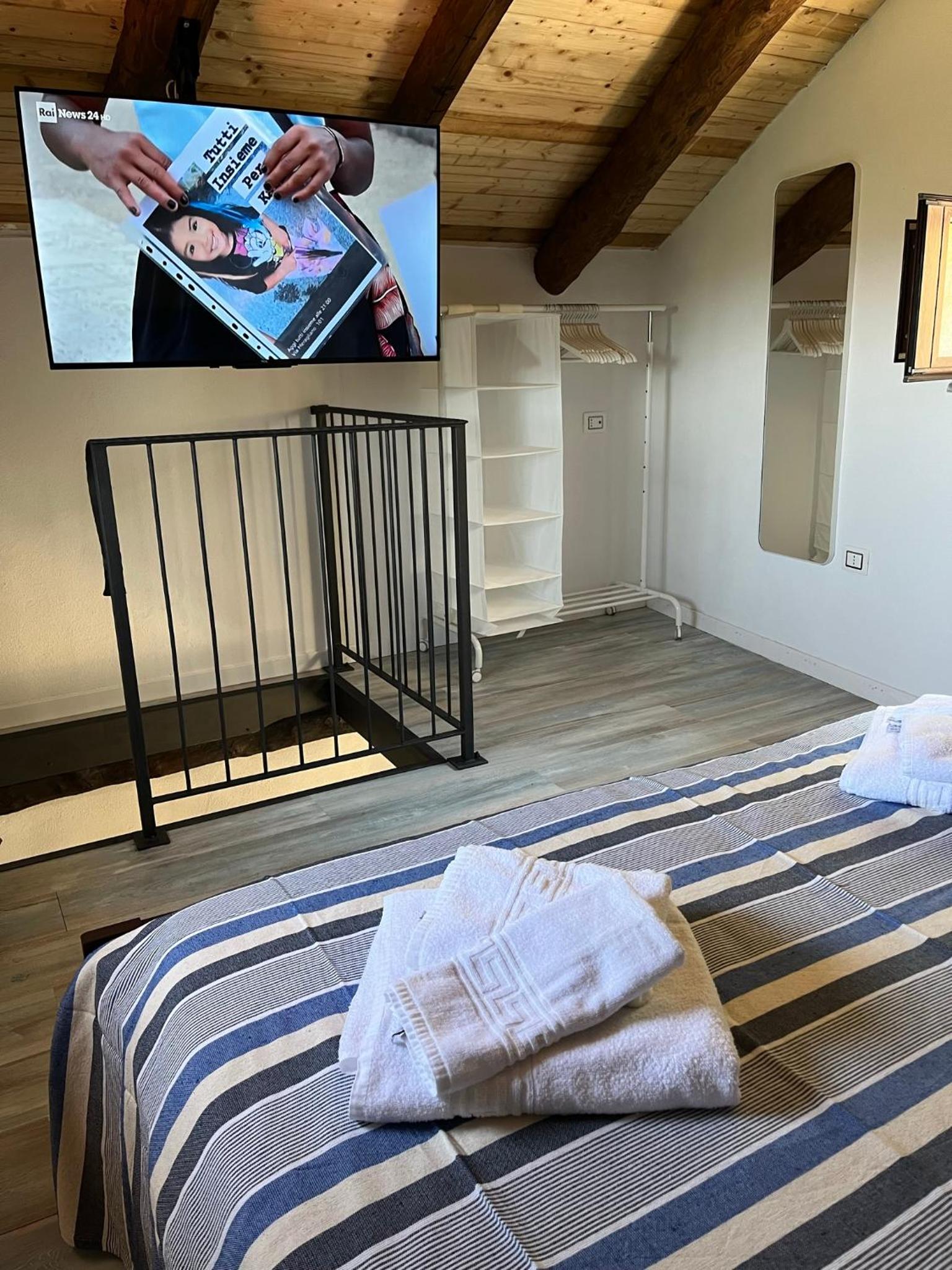 One-Bedroom House - Photo 14