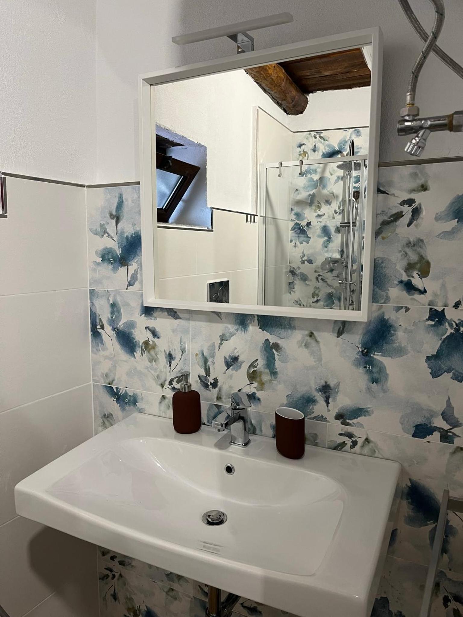 One-Bedroom House - Photo 4