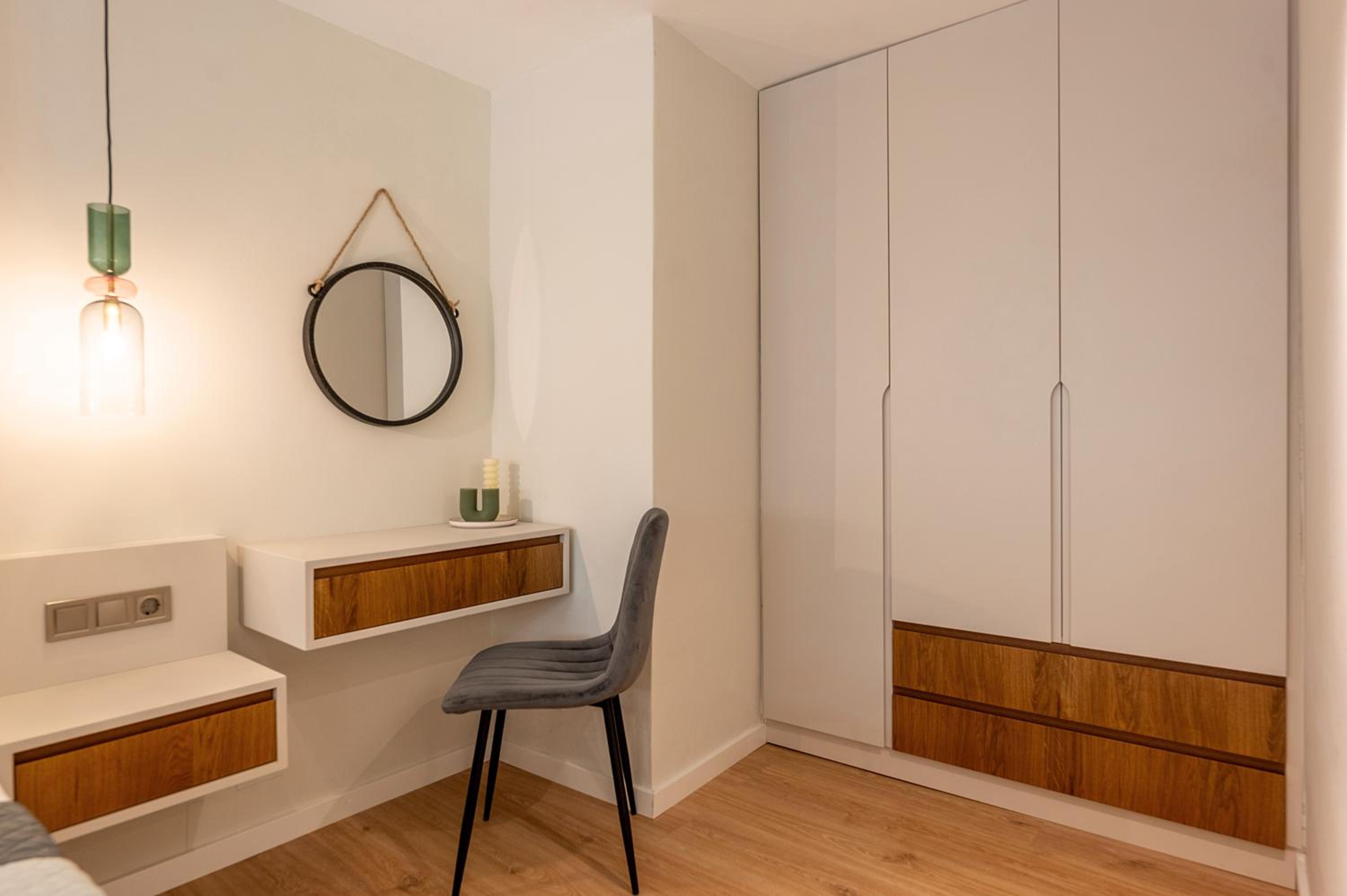 One-Bedroom Apartment photo 2