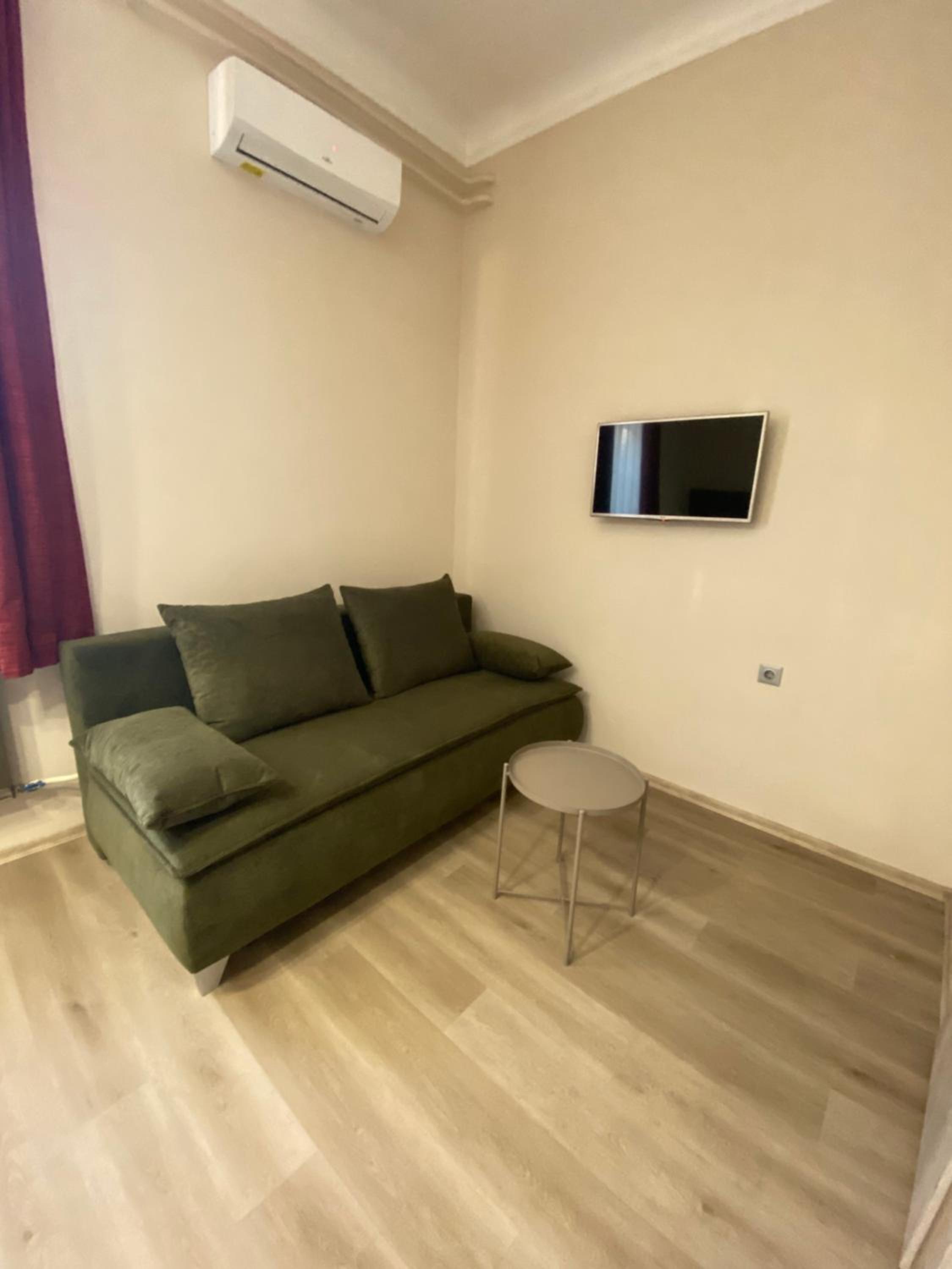Family Room - Photo 2