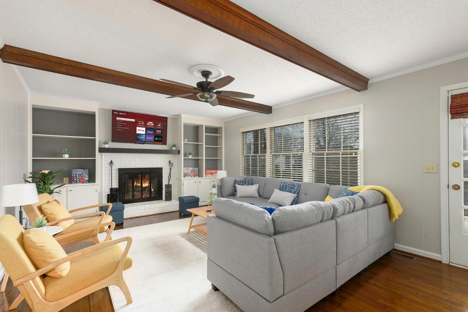 Five-Bedroom House photo 1