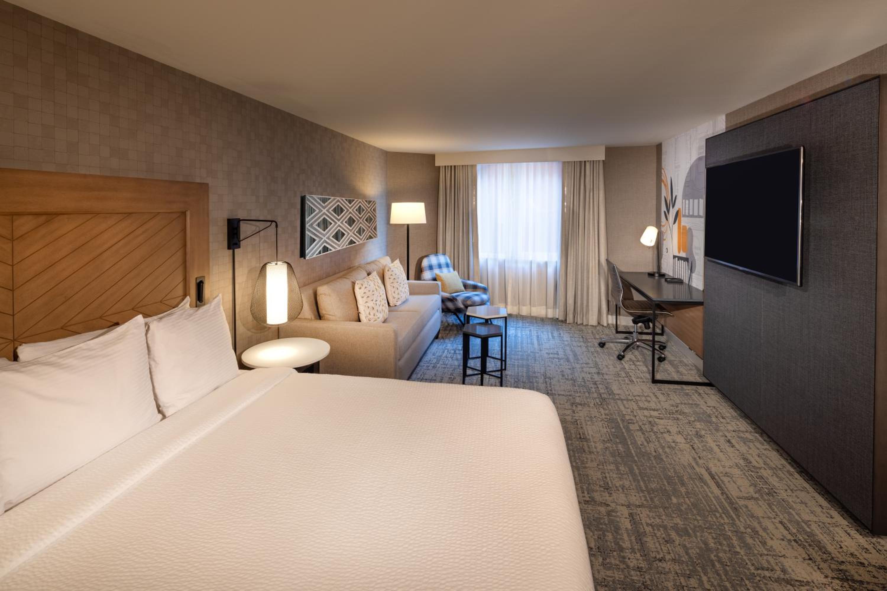 Deluxe King Room photo 1