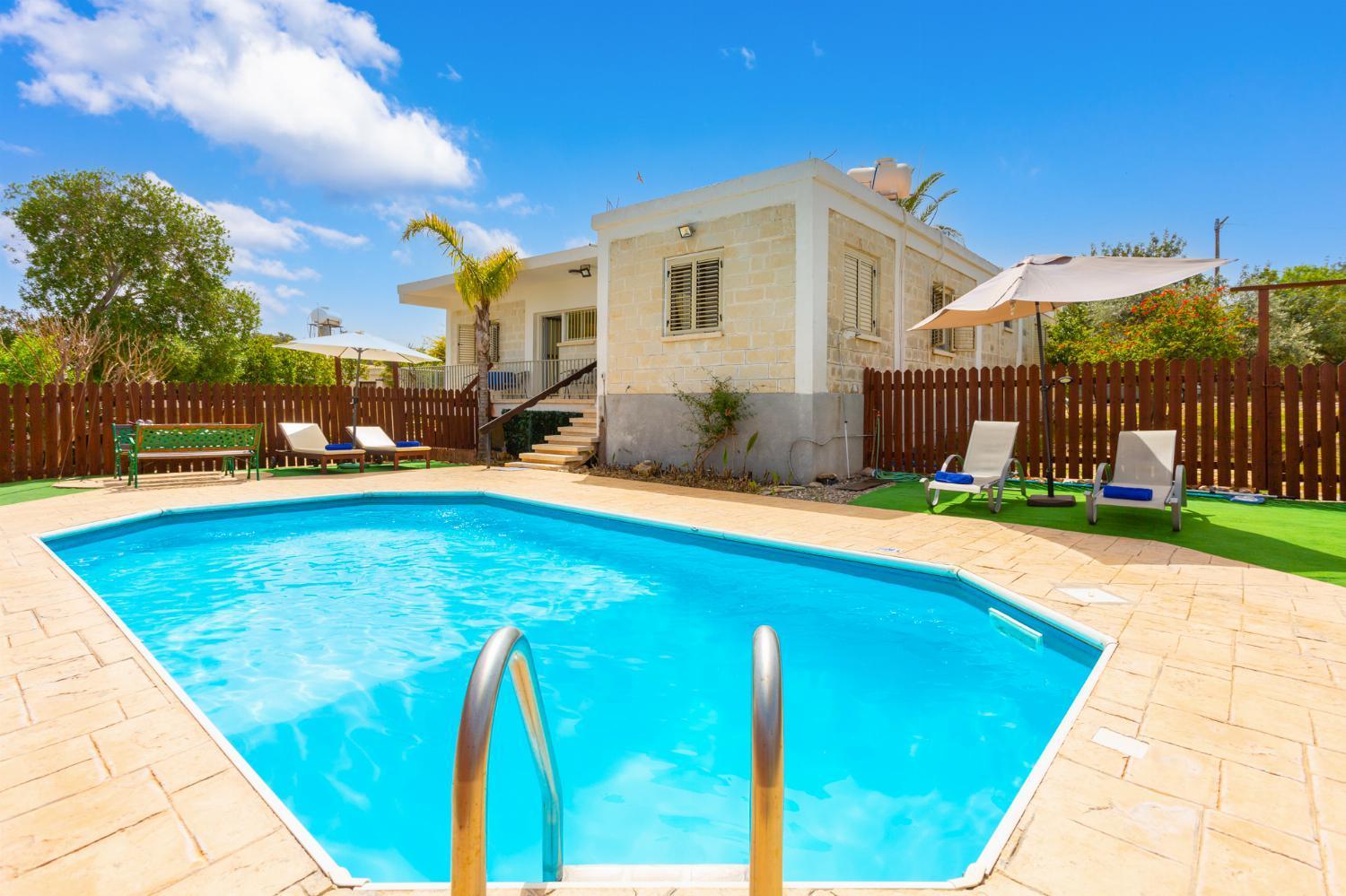 Three-Bedroom Villa photo 1