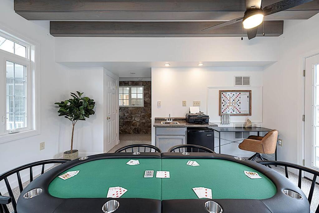 Seven-Bedroom House photo 3