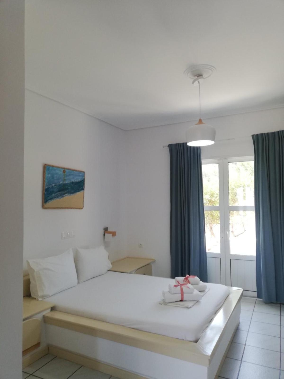 Studio Apartment photo 1