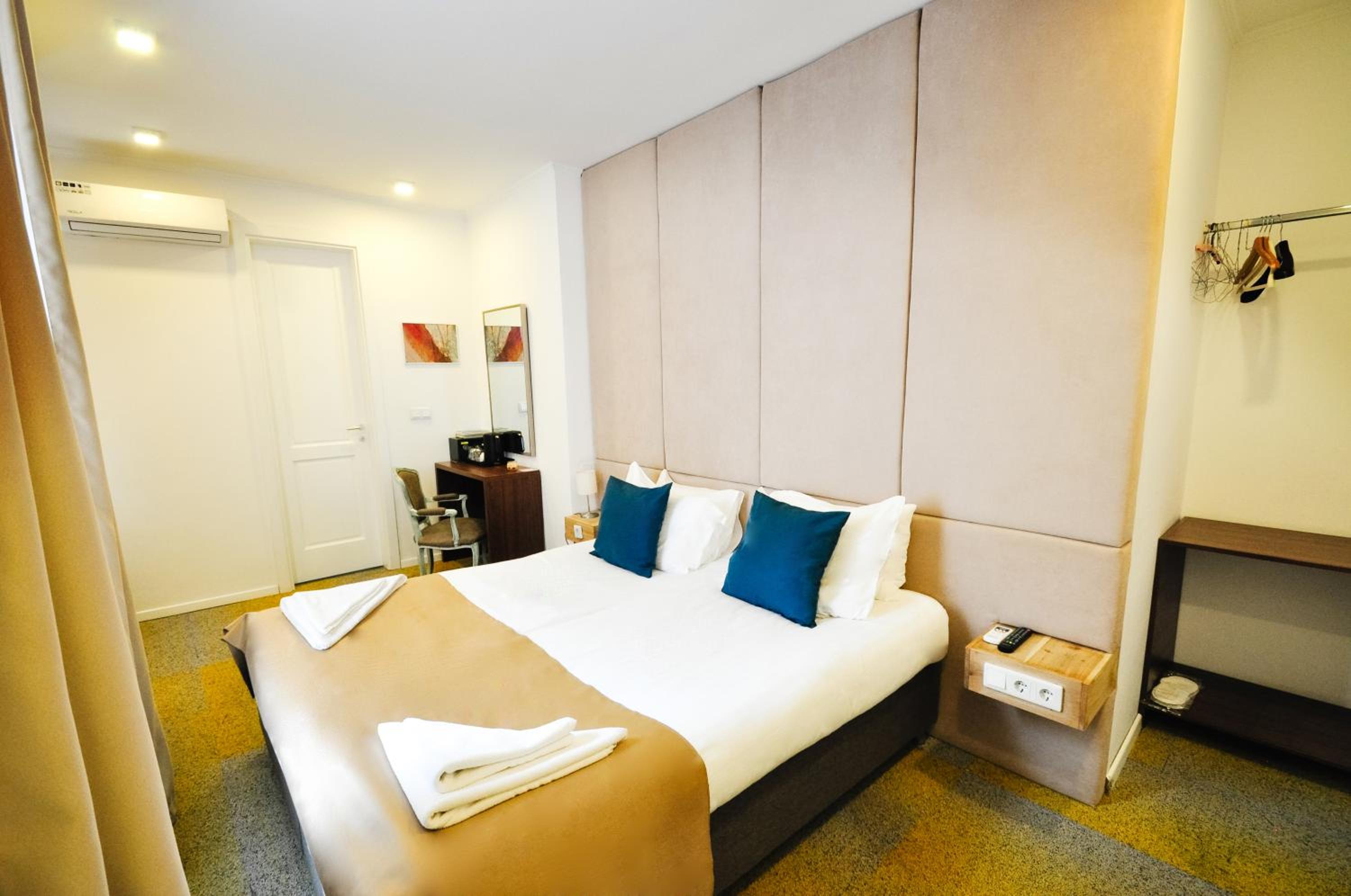 Deluxe Double or Twin Room - Photo 34