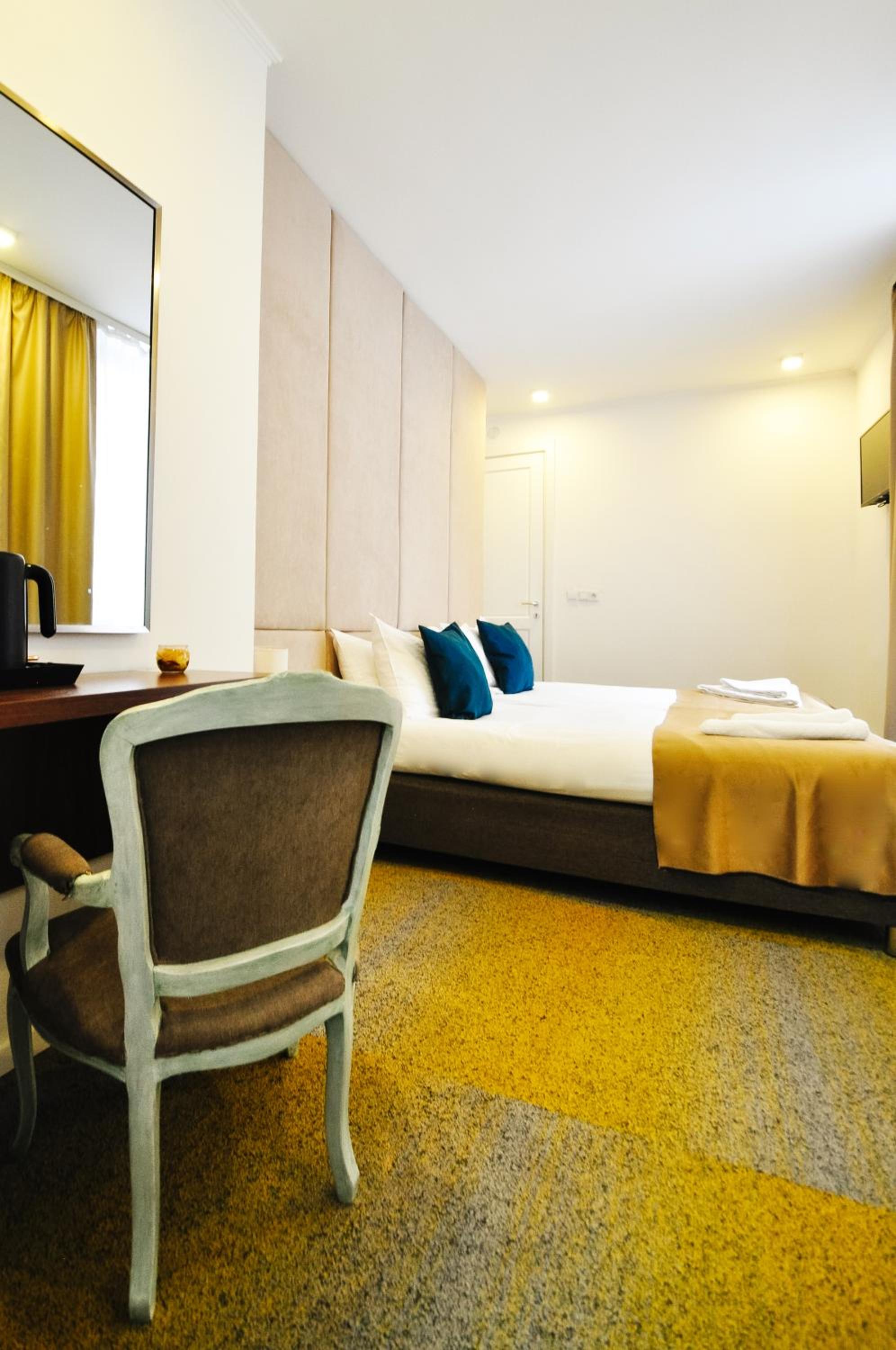Deluxe Double or Twin Room - Photo 28