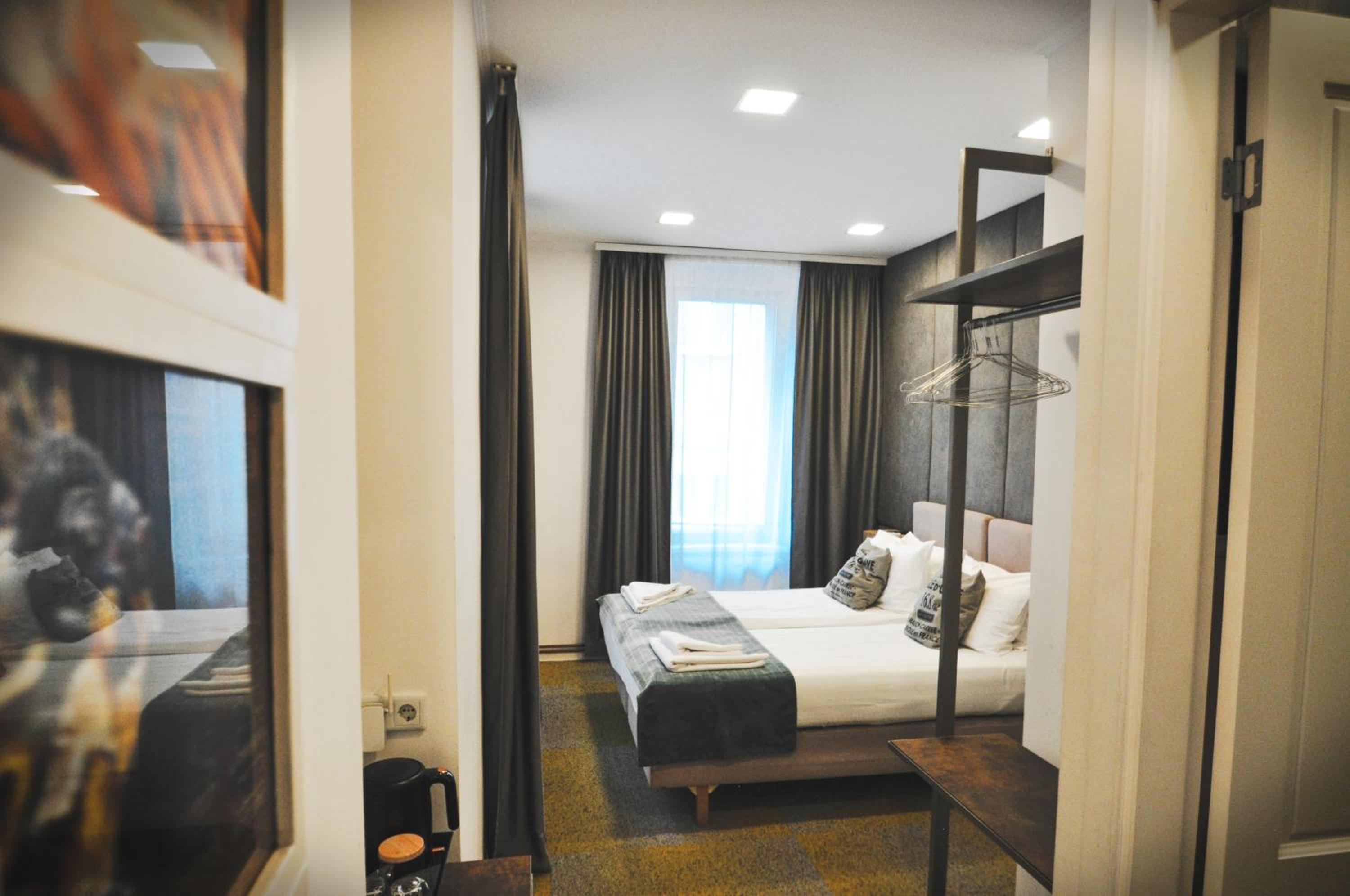 Deluxe Double or Twin Room - Photo 27