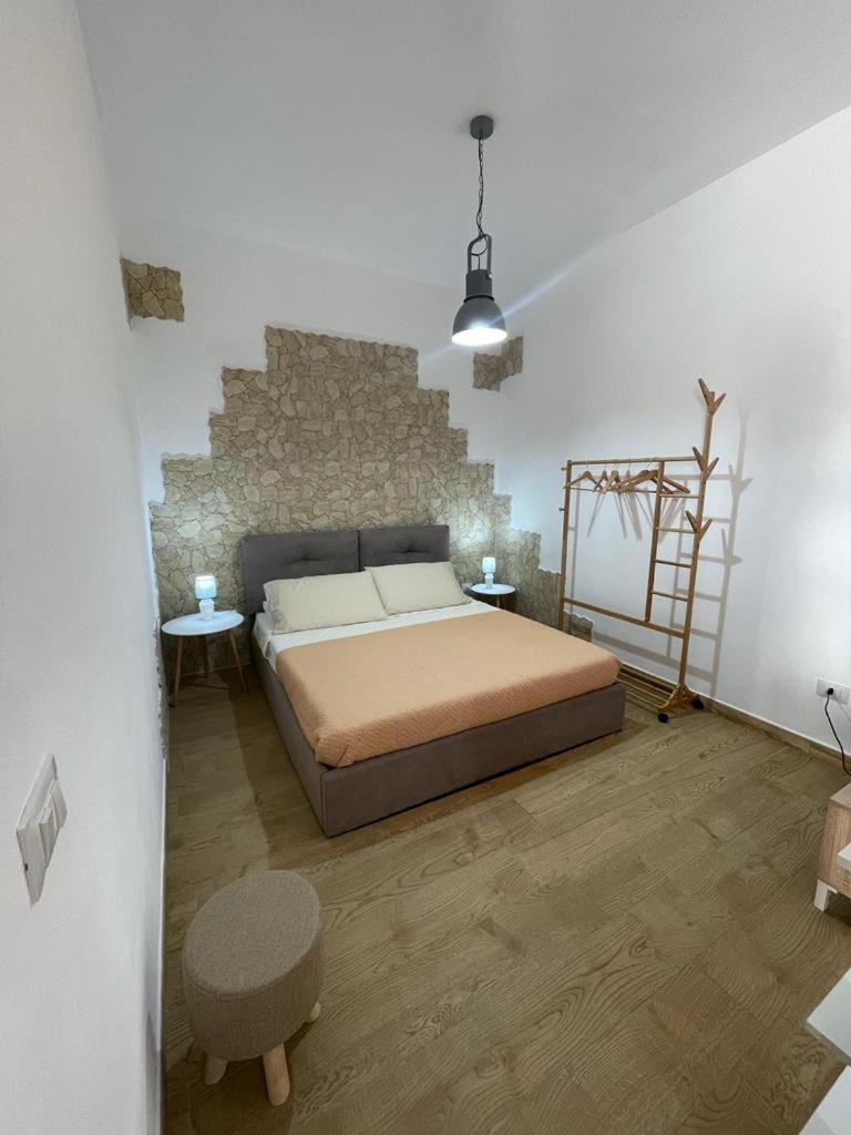 One-Bedroom Apartment - Photo 8
