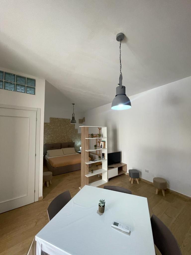 One-Bedroom Apartment - Photo 6