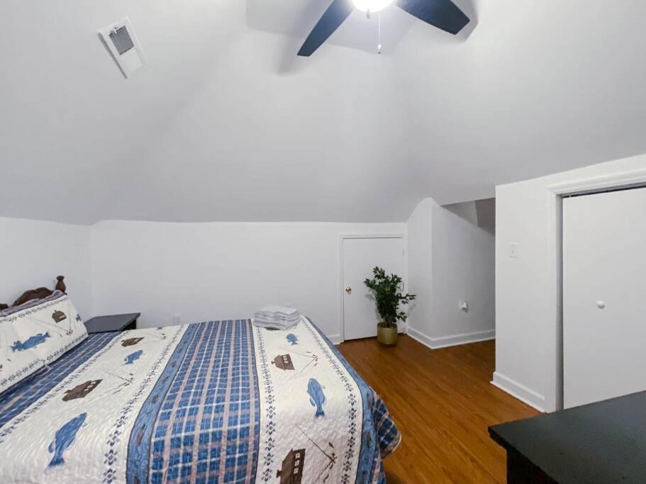 Three-Bedroom House photo 1