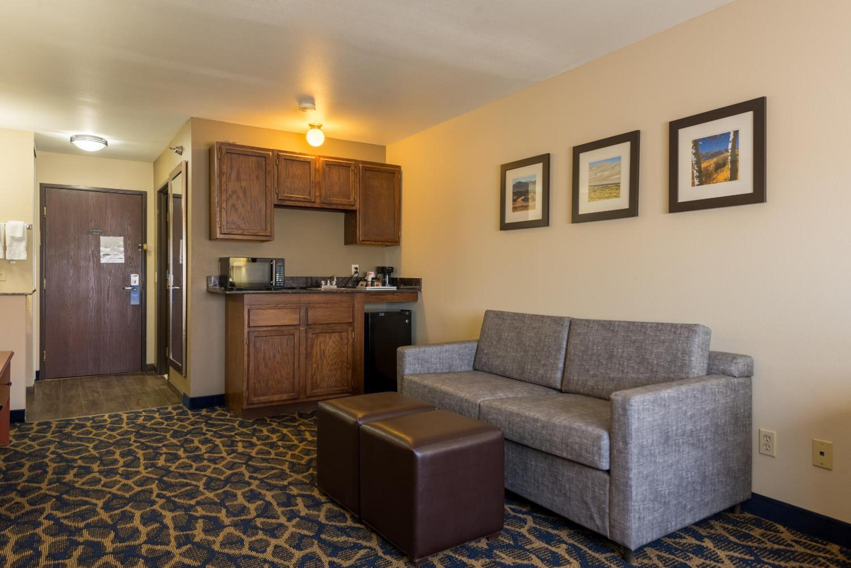 King Room - Non-Smoking - Photo 3