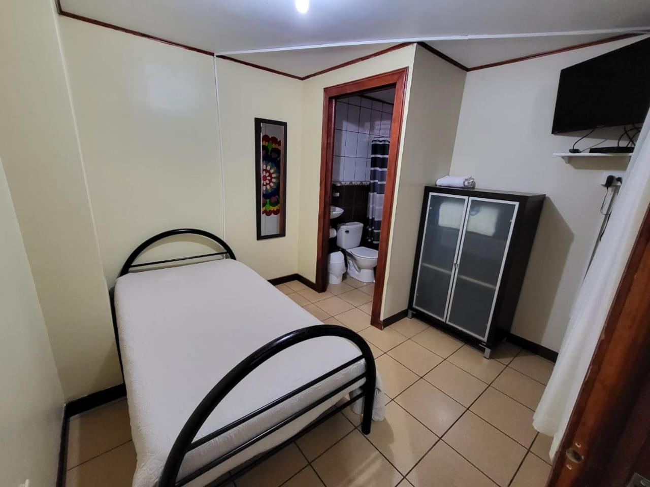Single Room photo 2