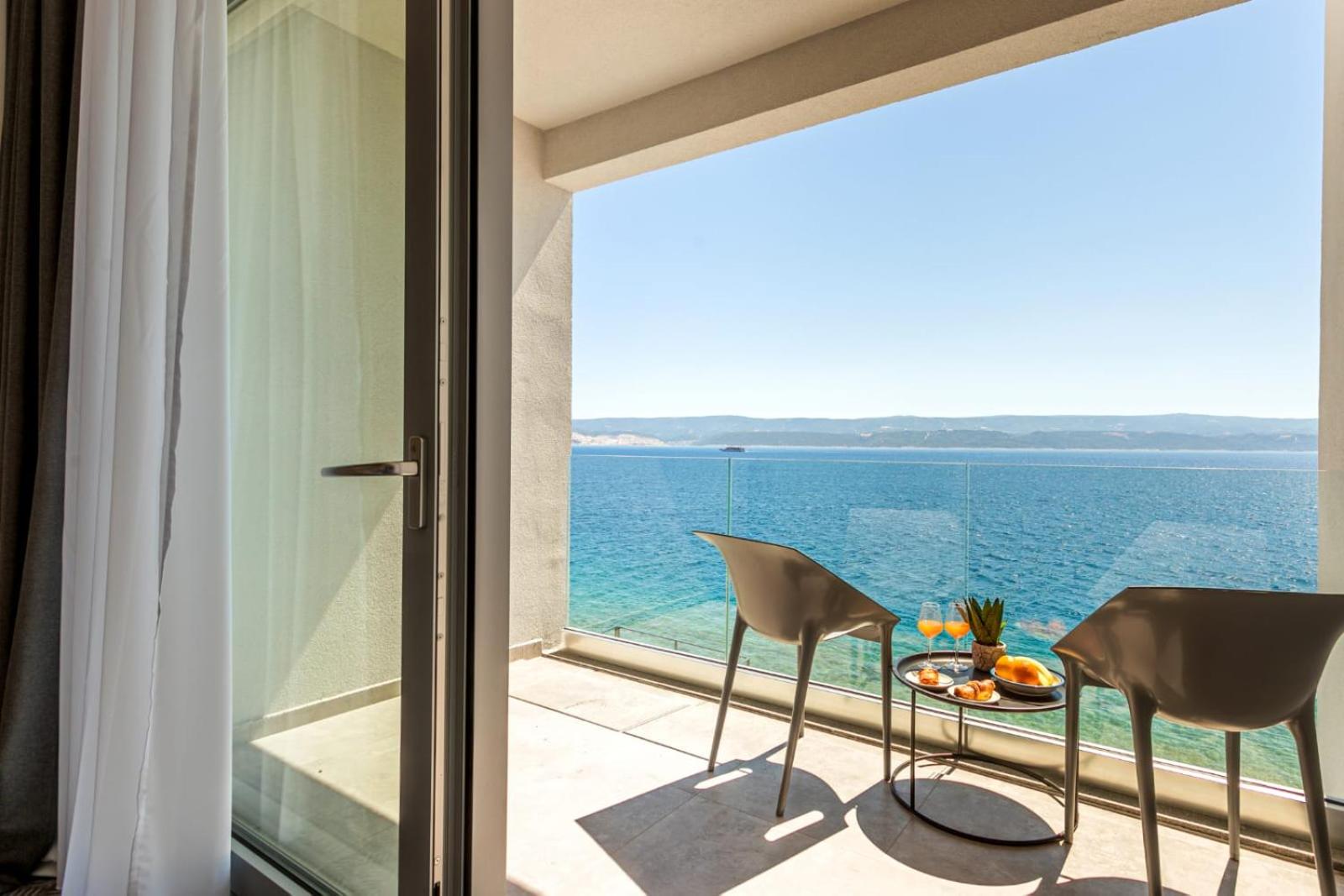 Deluxe room with balcony and sea view - Photo 5