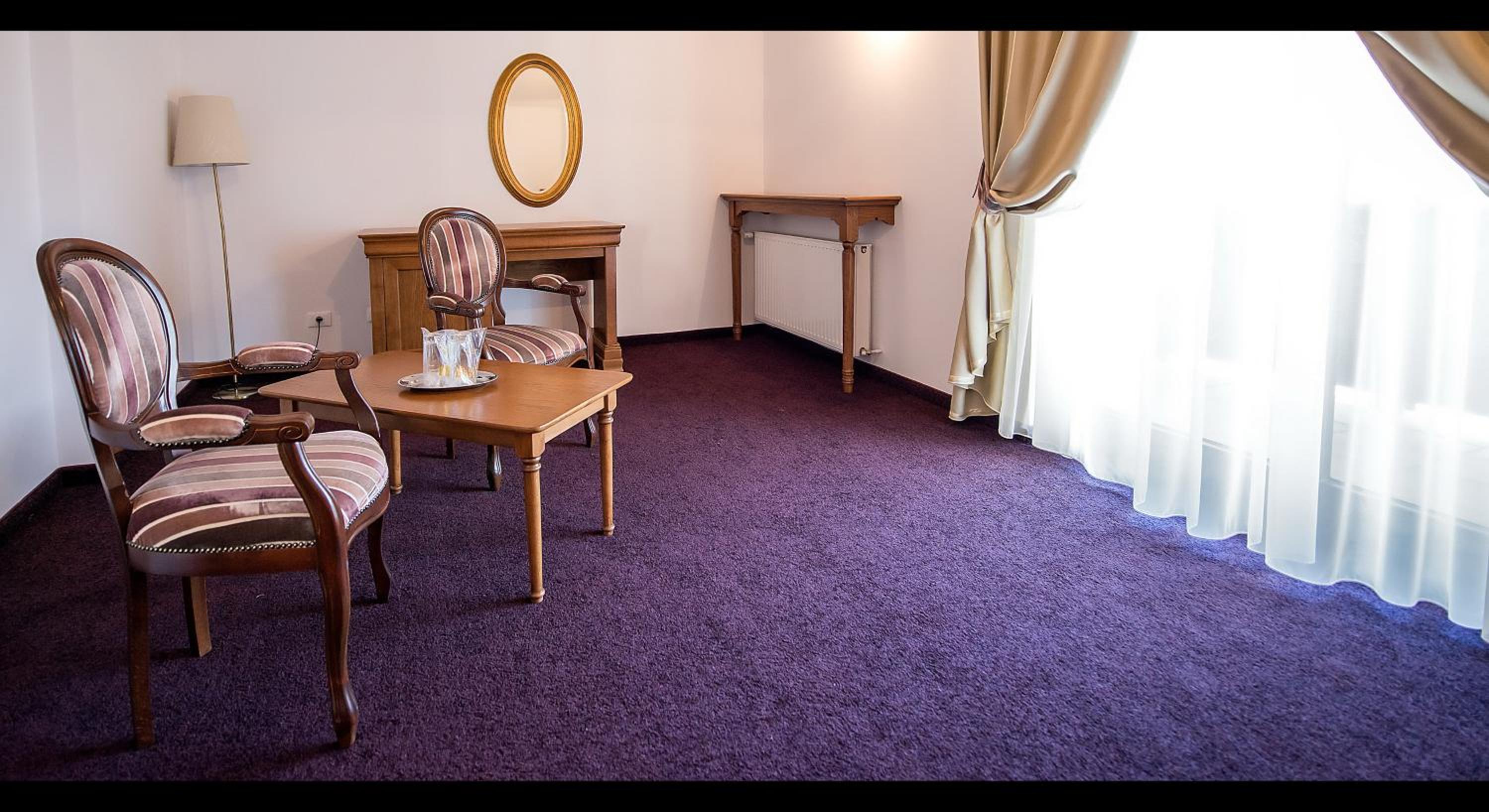Studio Apartment - Photo 2