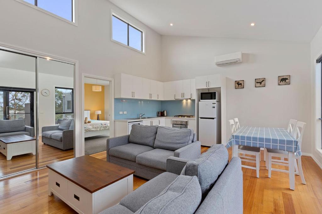 Deluxe One-Bedroom Apartment