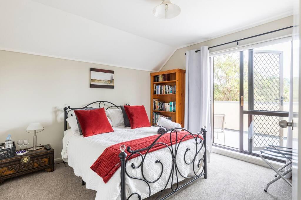 Double Room with Balcony - Photo 1