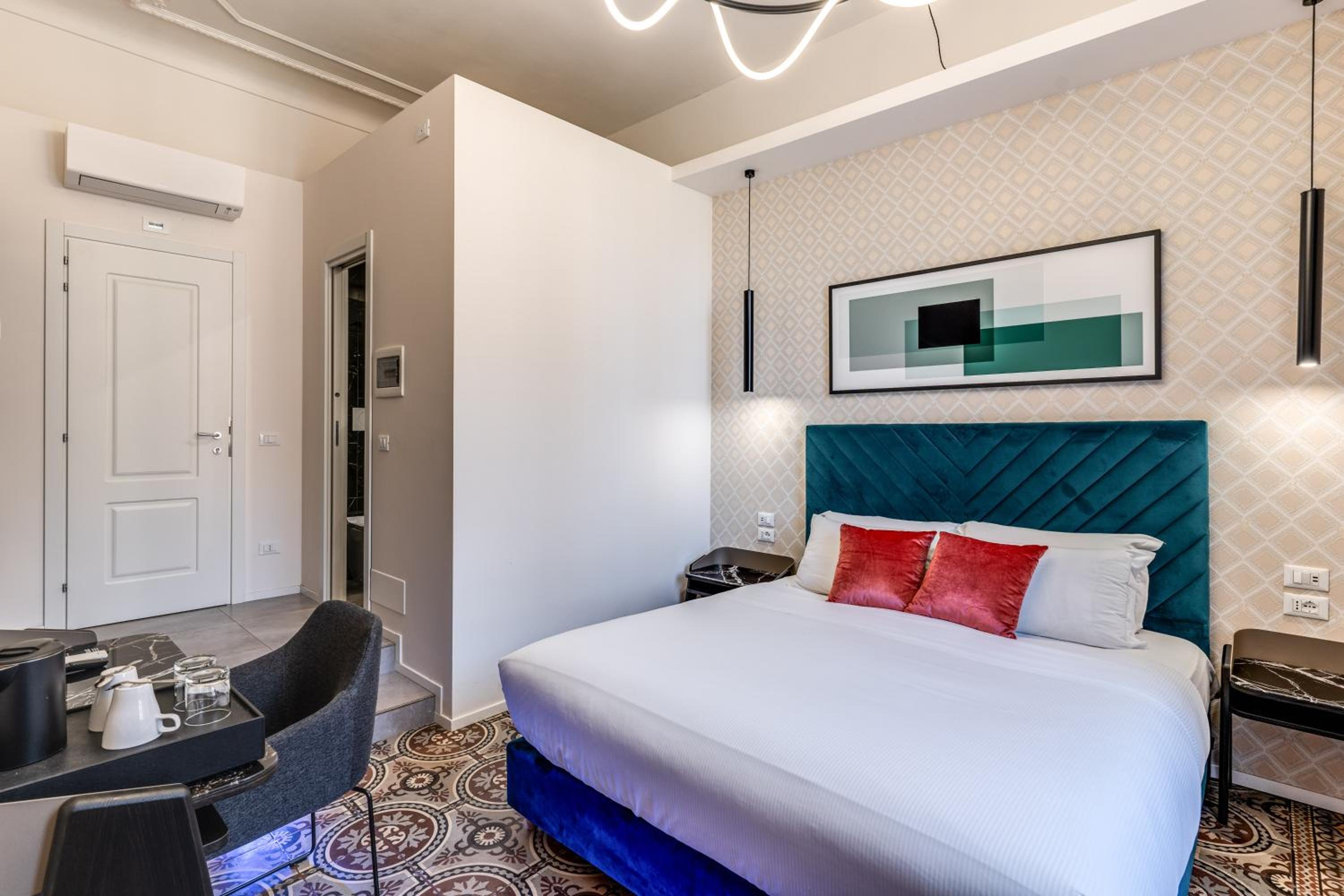 Queen Room photo 1
