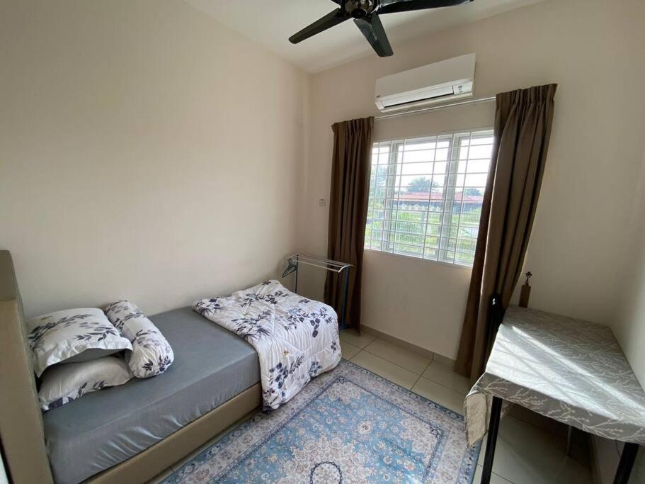 Four-Bedroom House photo 1