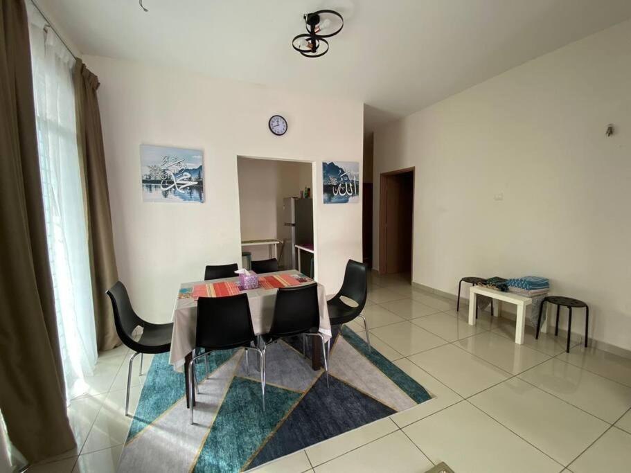 Four-Bedroom House photo 2