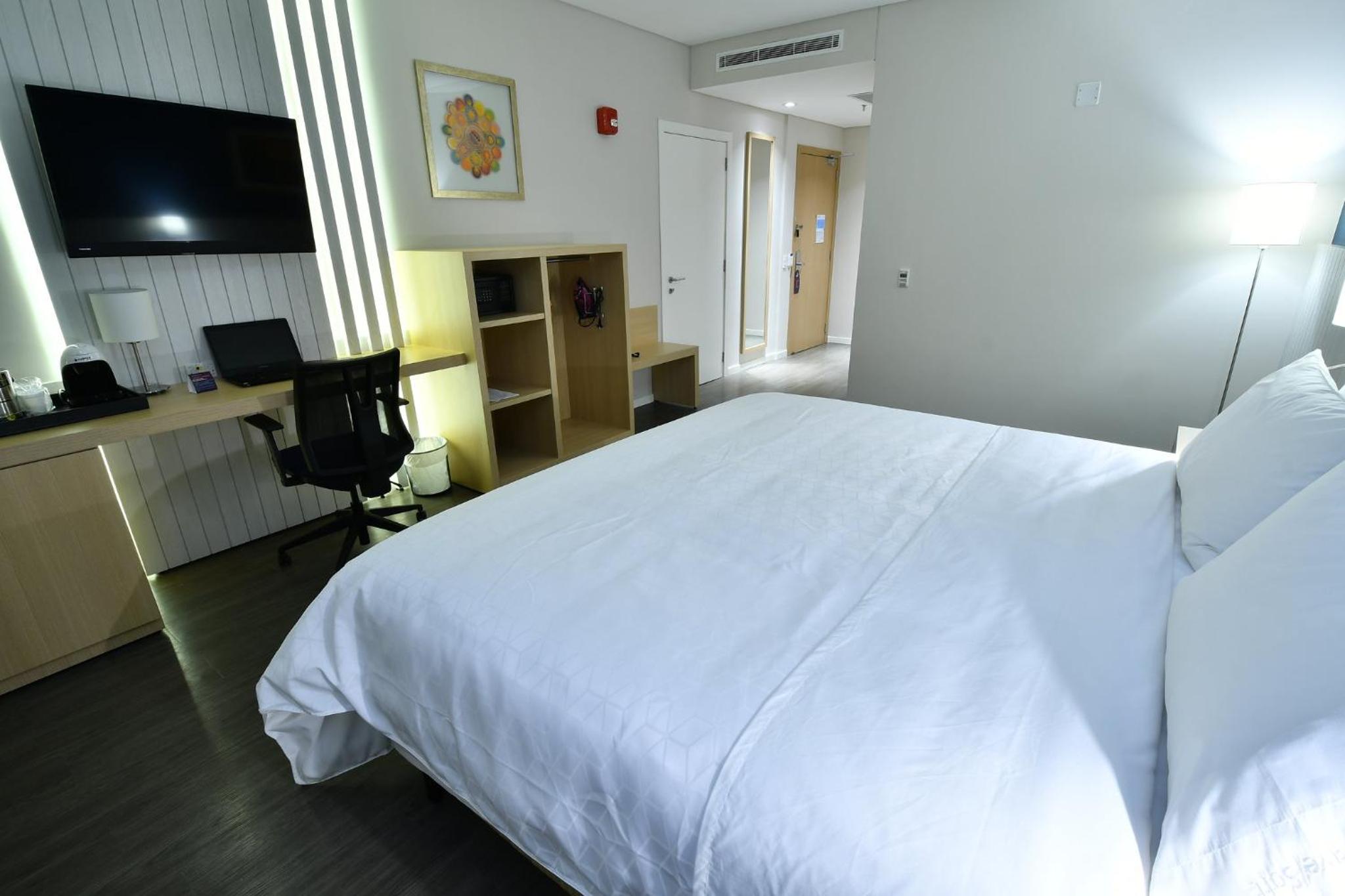 Standard King Room - Accessible