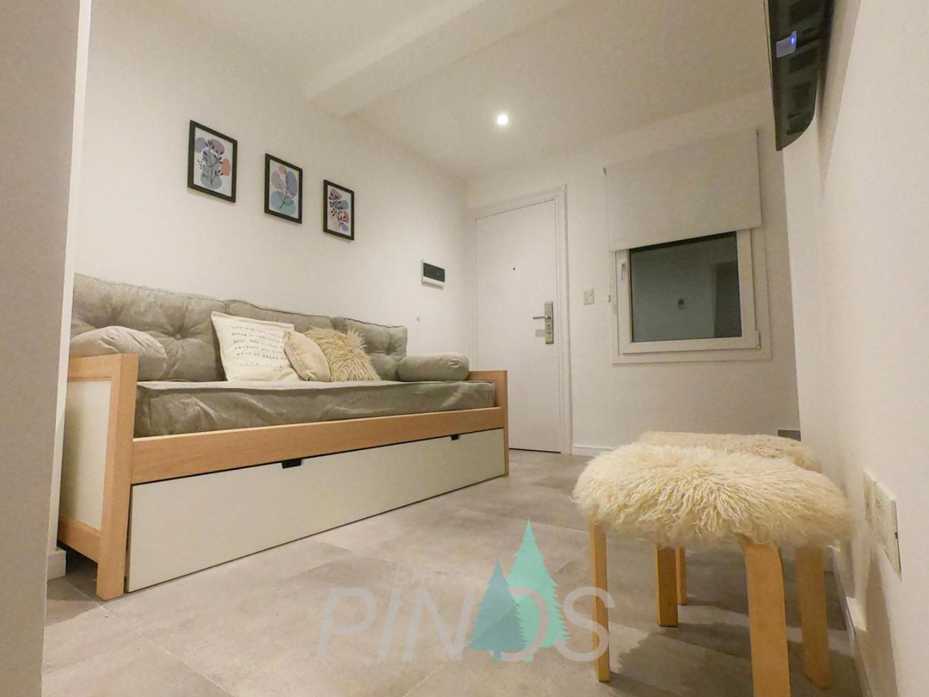 One-Bedroom Apartment photo 1