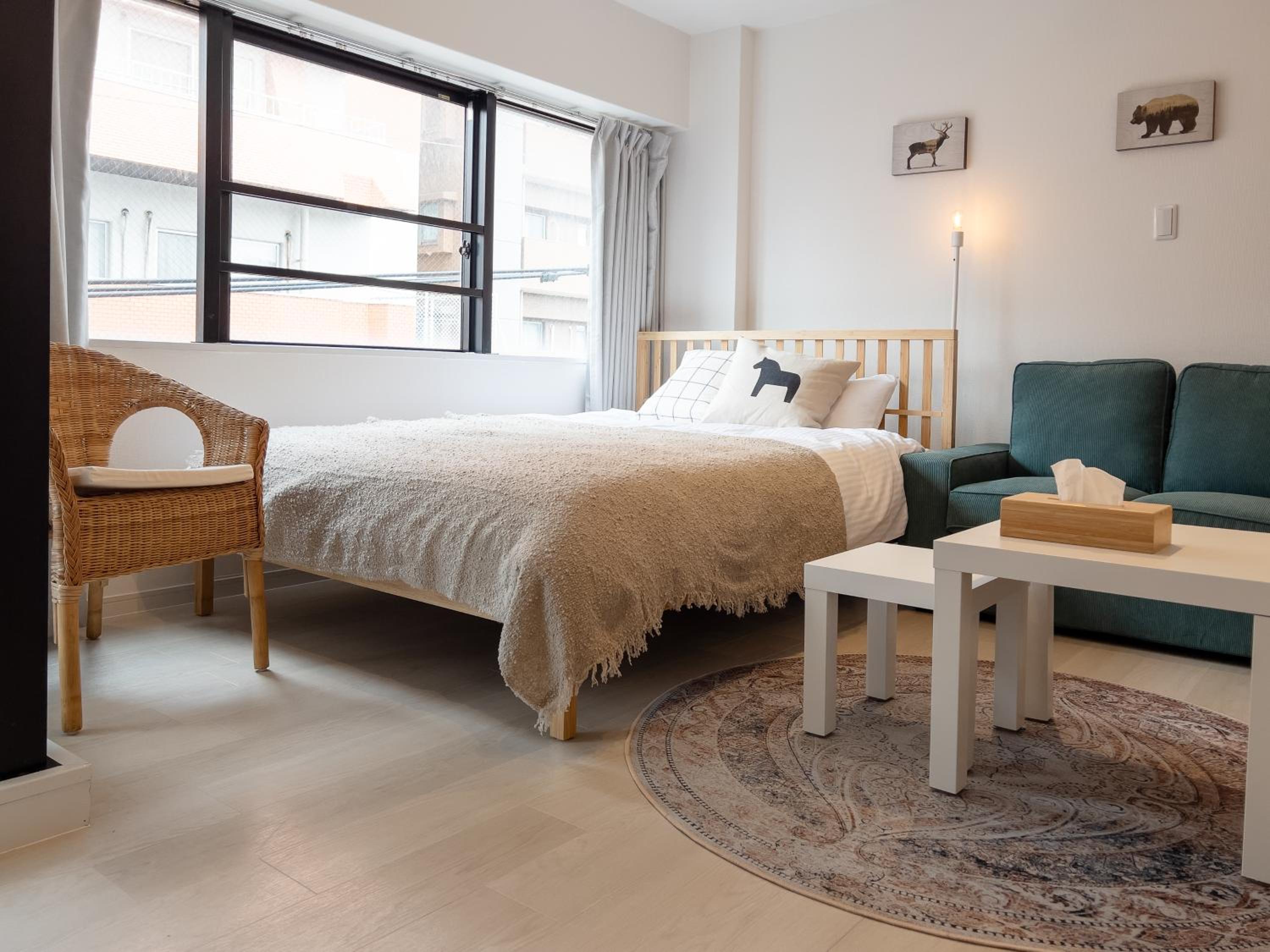 One-Bedroom Apartment photo 1