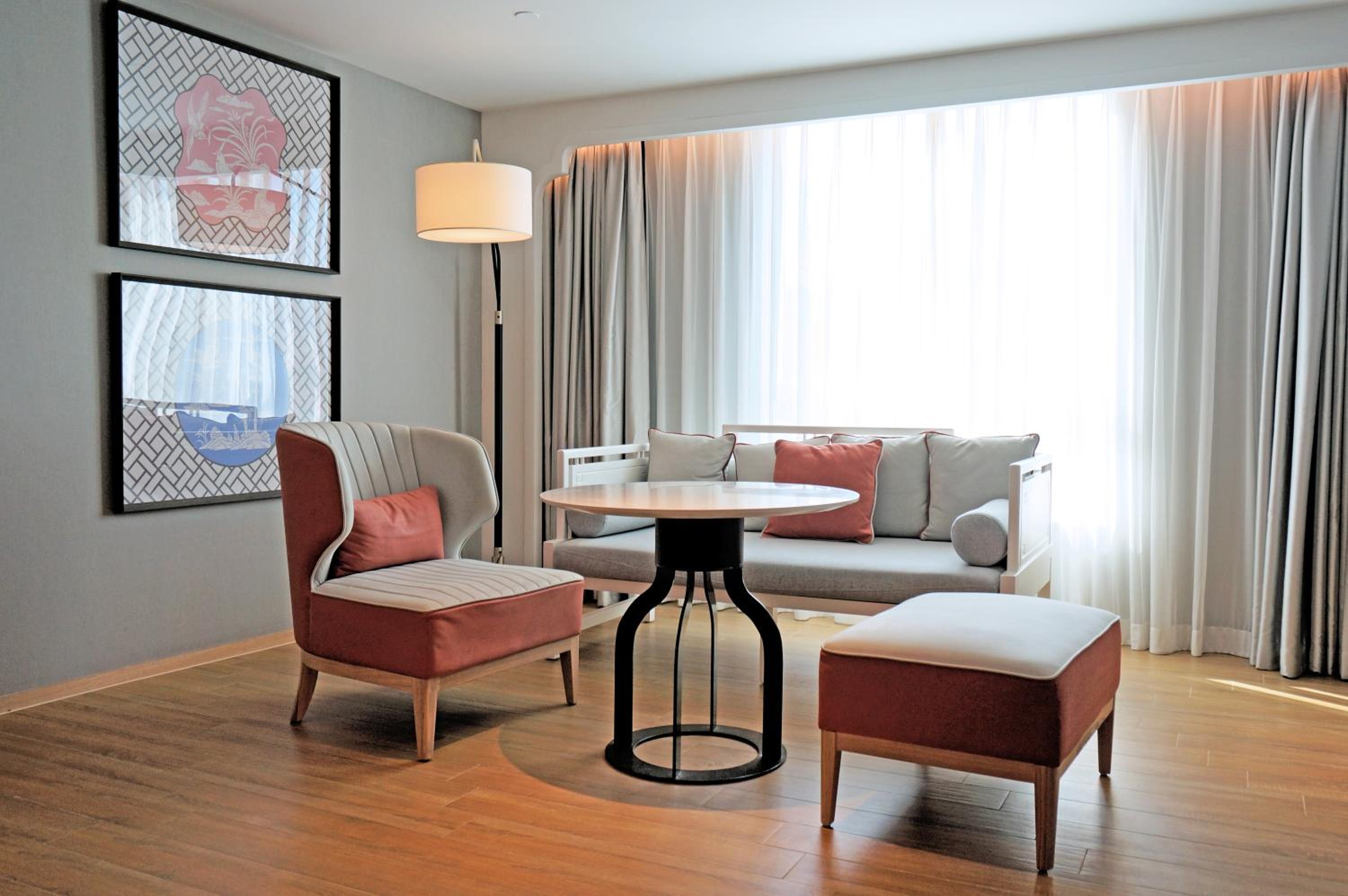 Grand Lingnan Theme Room with Two Twin Beds