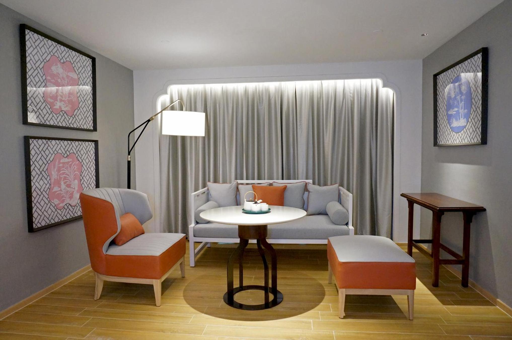 Grand Lingnan Theme Room with King Bed