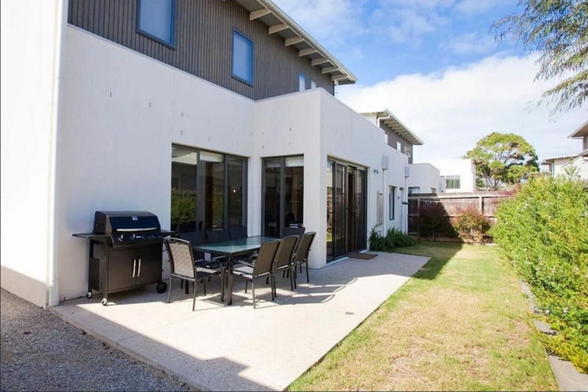 Four-Bedroom House - Photo 8