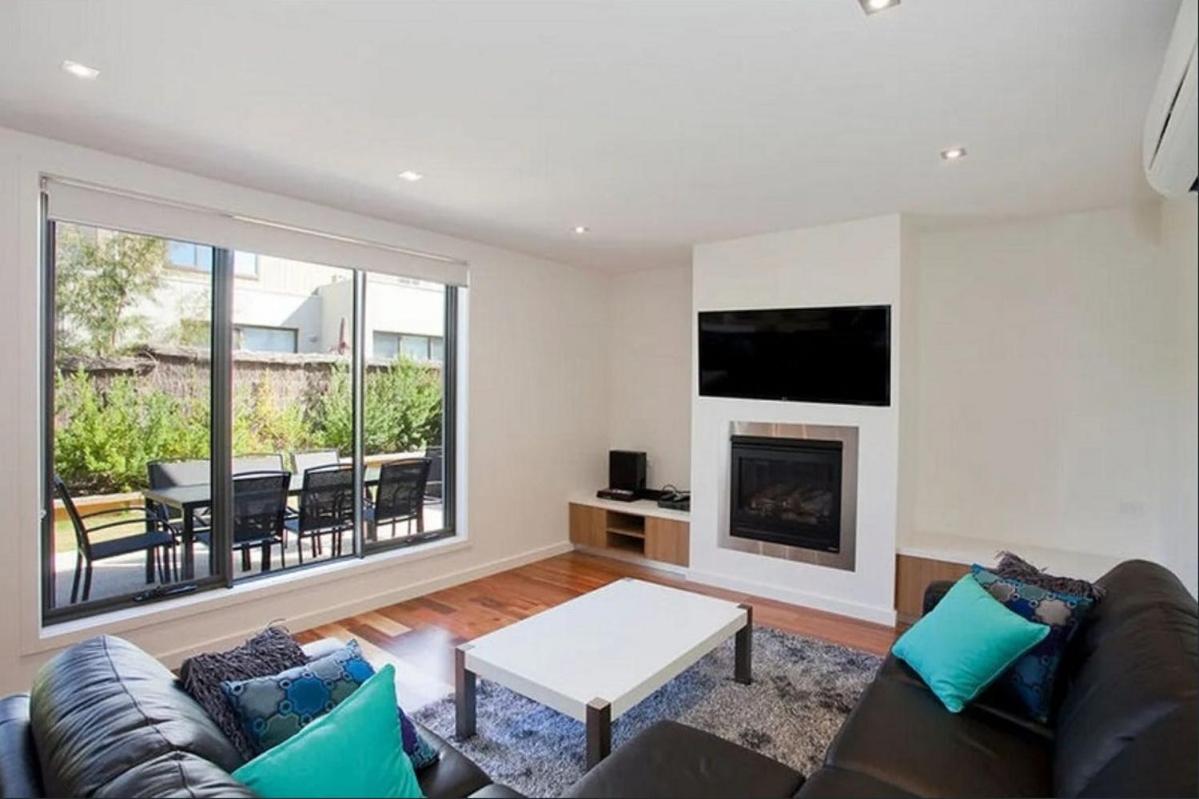 Four-Bedroom House - Photo 9