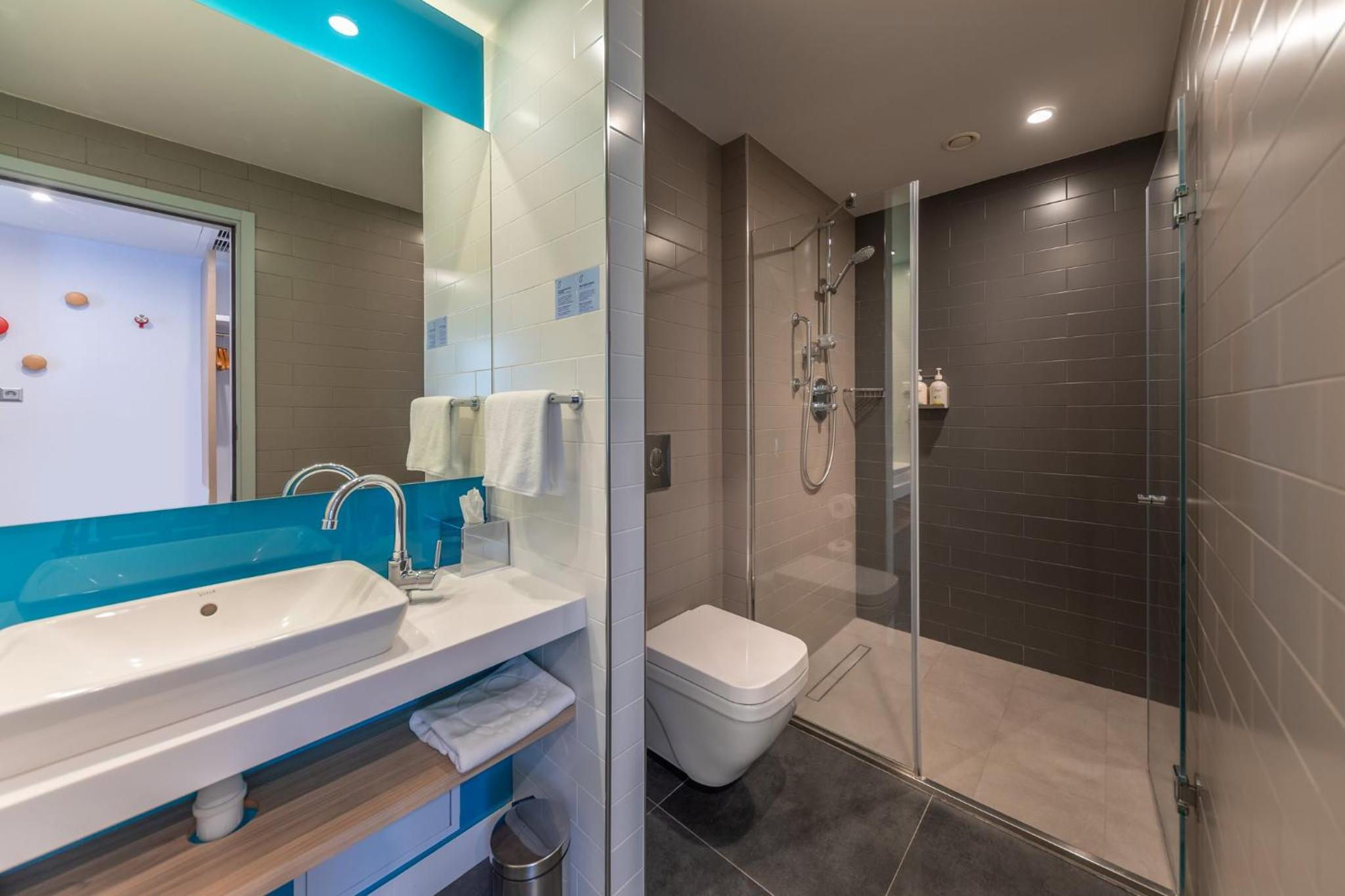 Standard Room with Free Breakfast photo 2