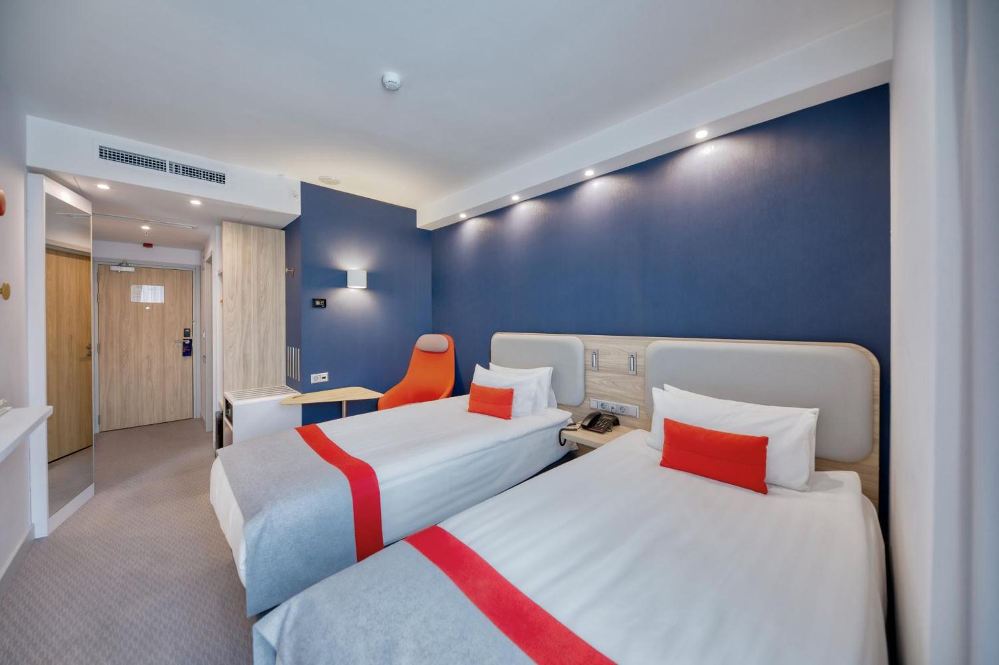 Standard Twin Room - Free Breakfast photo 1