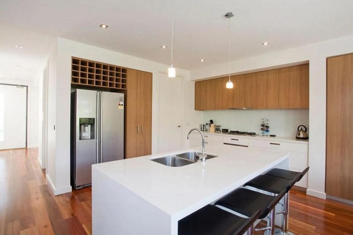 Four-Bedroom House - Photo 6